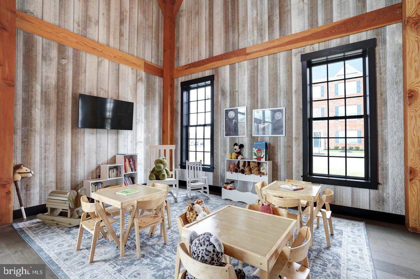 OXFORD SQUARE - Residential