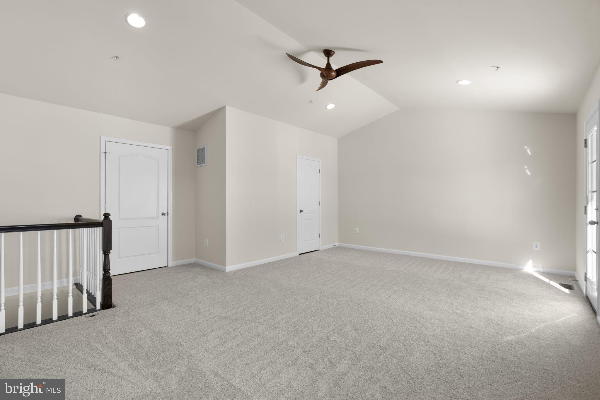 OXFORD SQUARE - Residential