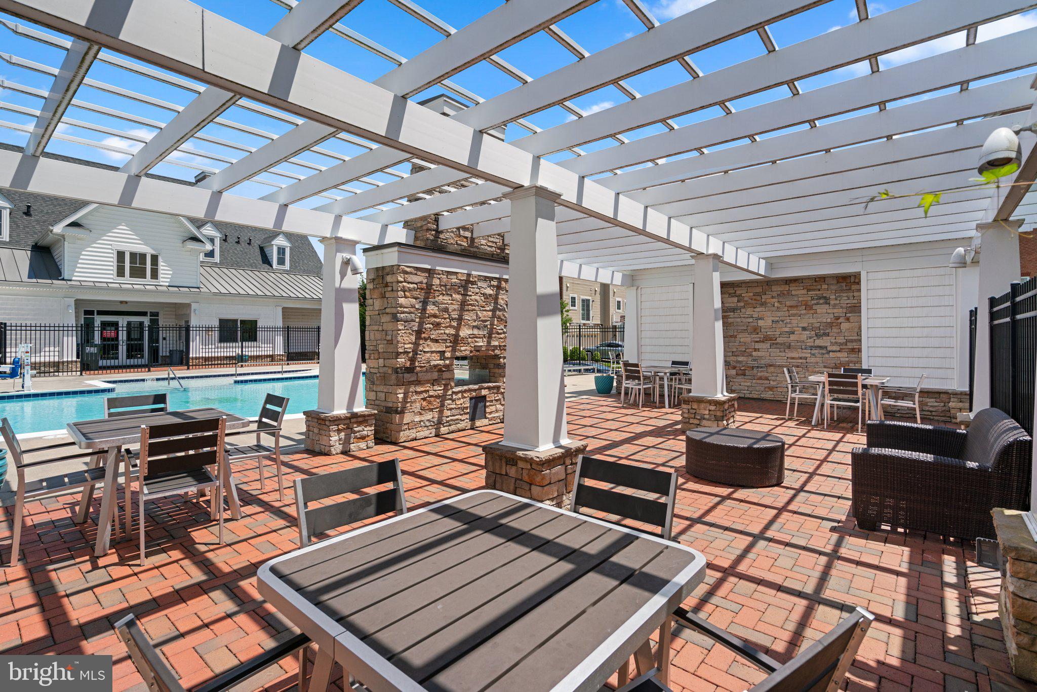 OXFORD SQUARE - Residential