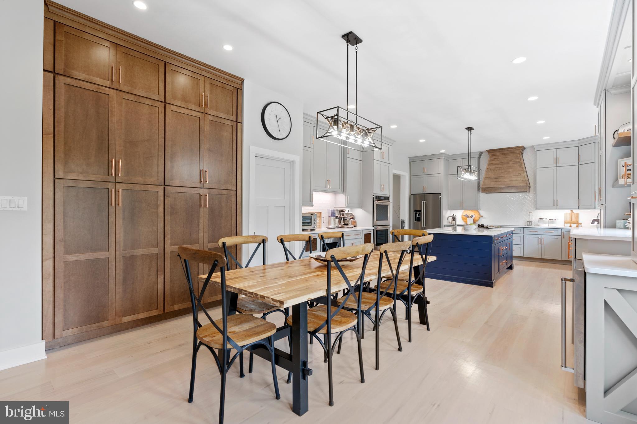 CLIFTON - Residential