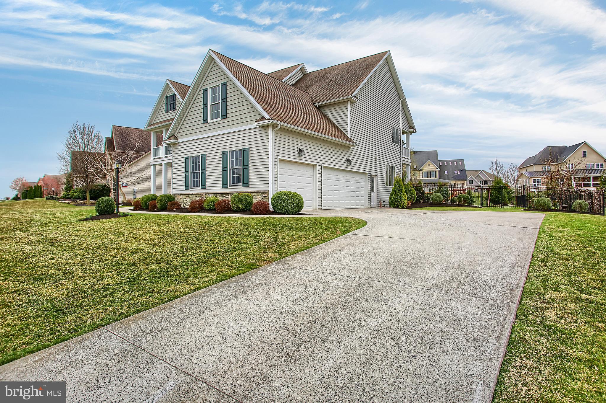 HAMPDEN SUMMIT - Residential