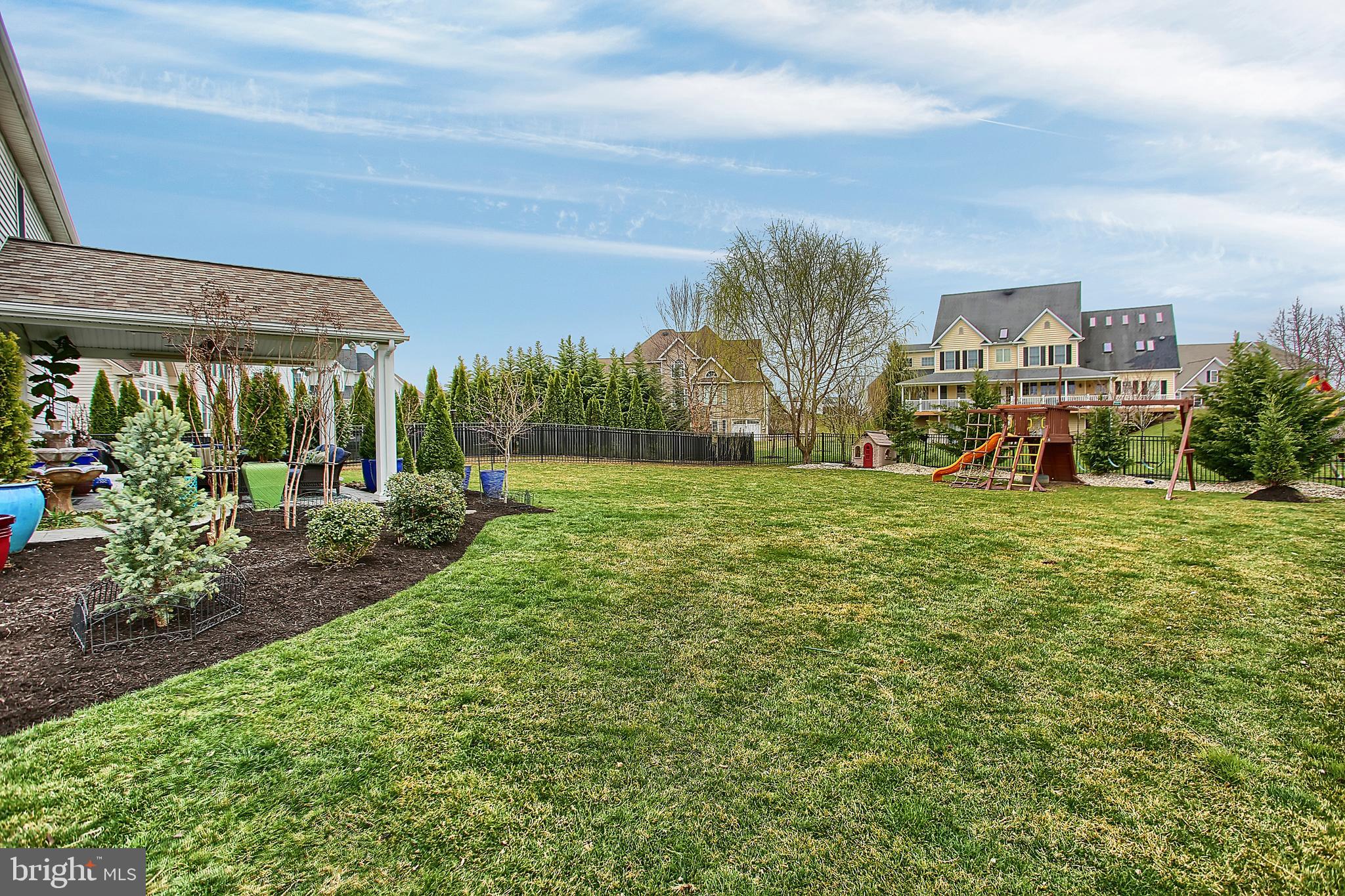 HAMPDEN SUMMIT - Residential