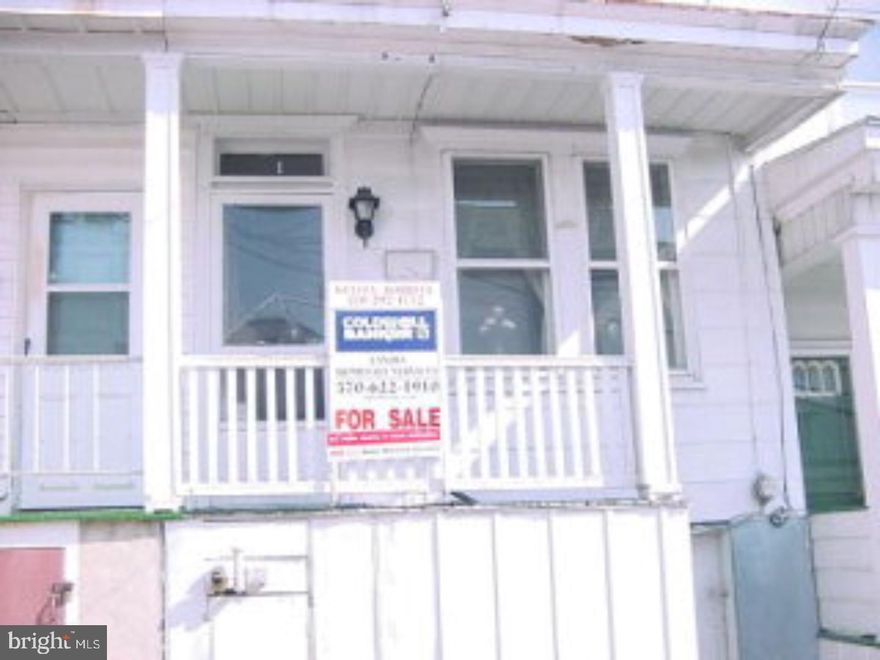 HOME WARRANTY, TENANT OCCUPIED, GREAT FOR INVESTOR PARKING ONLY ON ONE SIDE OF STREET.INCLUDES WASHER & RANGE.     Mailing Address Continued: MINERSVILLE Color: WHITE Amp: 100