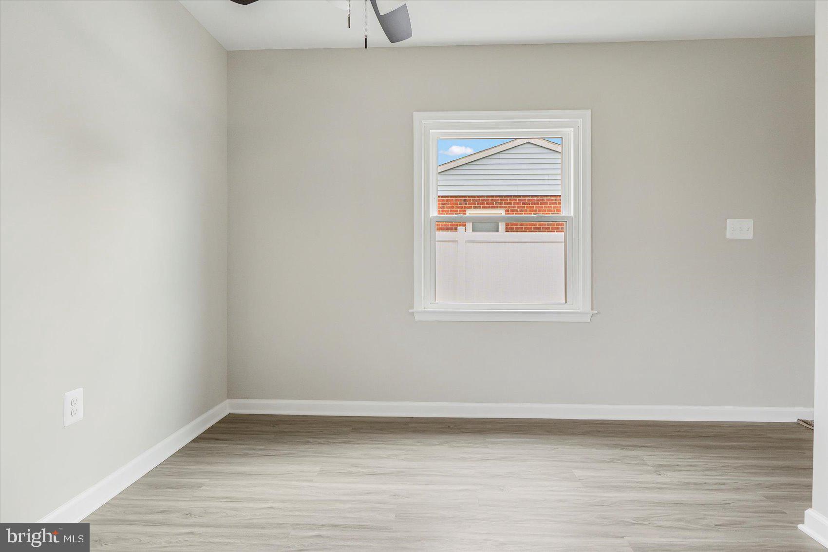 COUNTRY CLUB MANOR - Residential