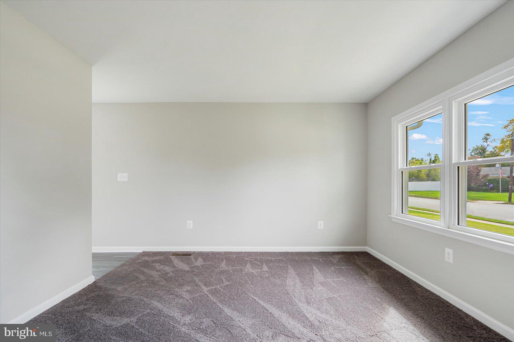 COUNTRY CLUB MANOR - Residential