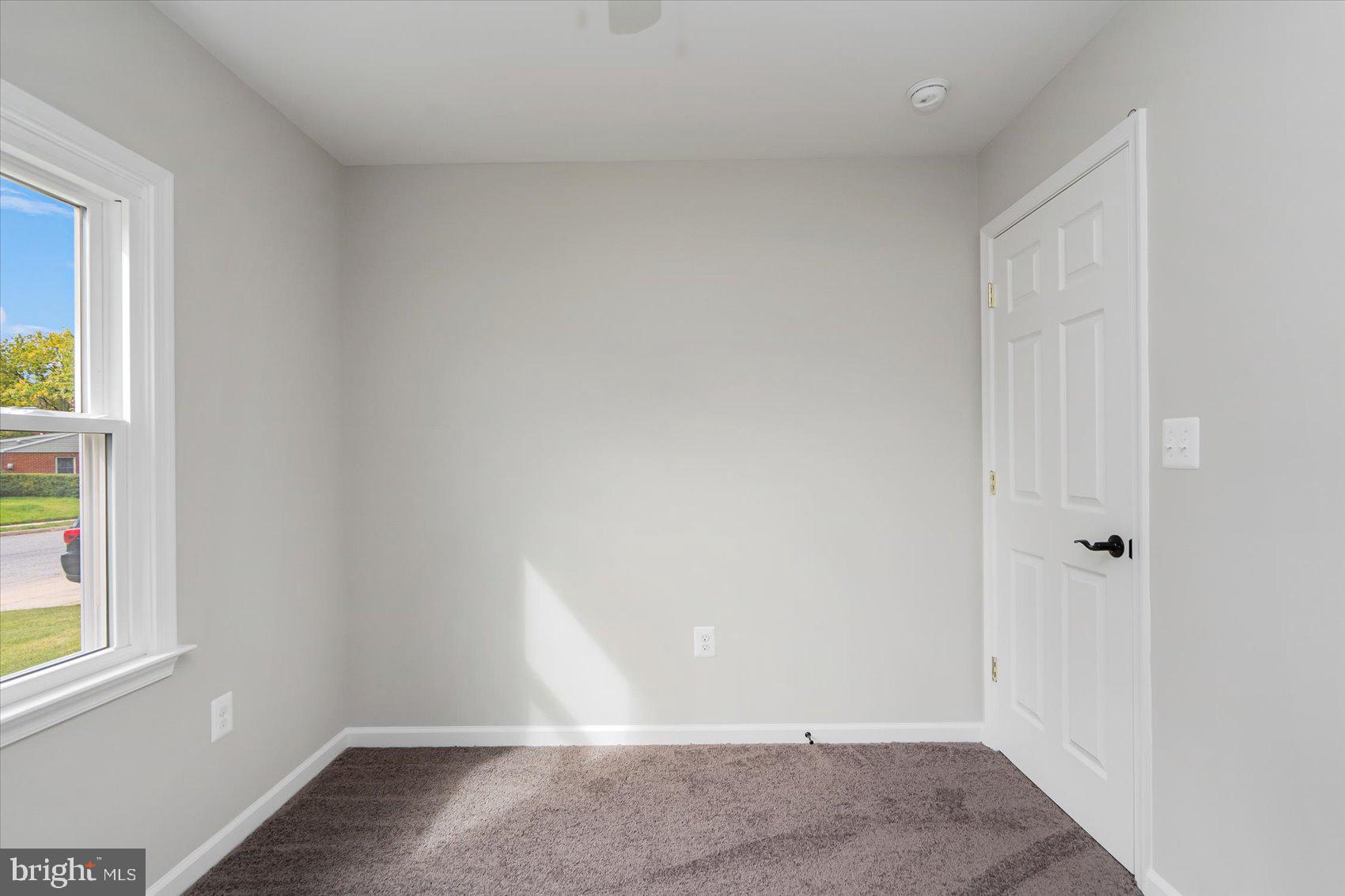 COUNTRY CLUB MANOR - Residential