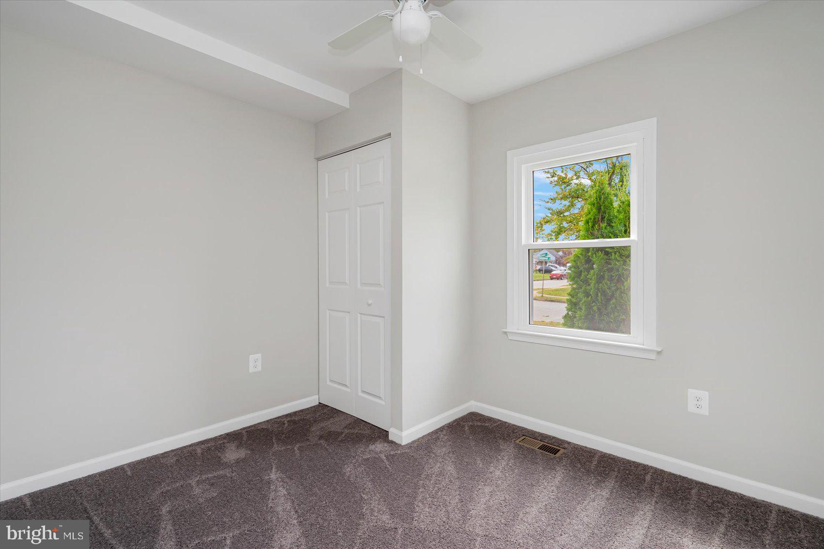 COUNTRY CLUB MANOR - Residential