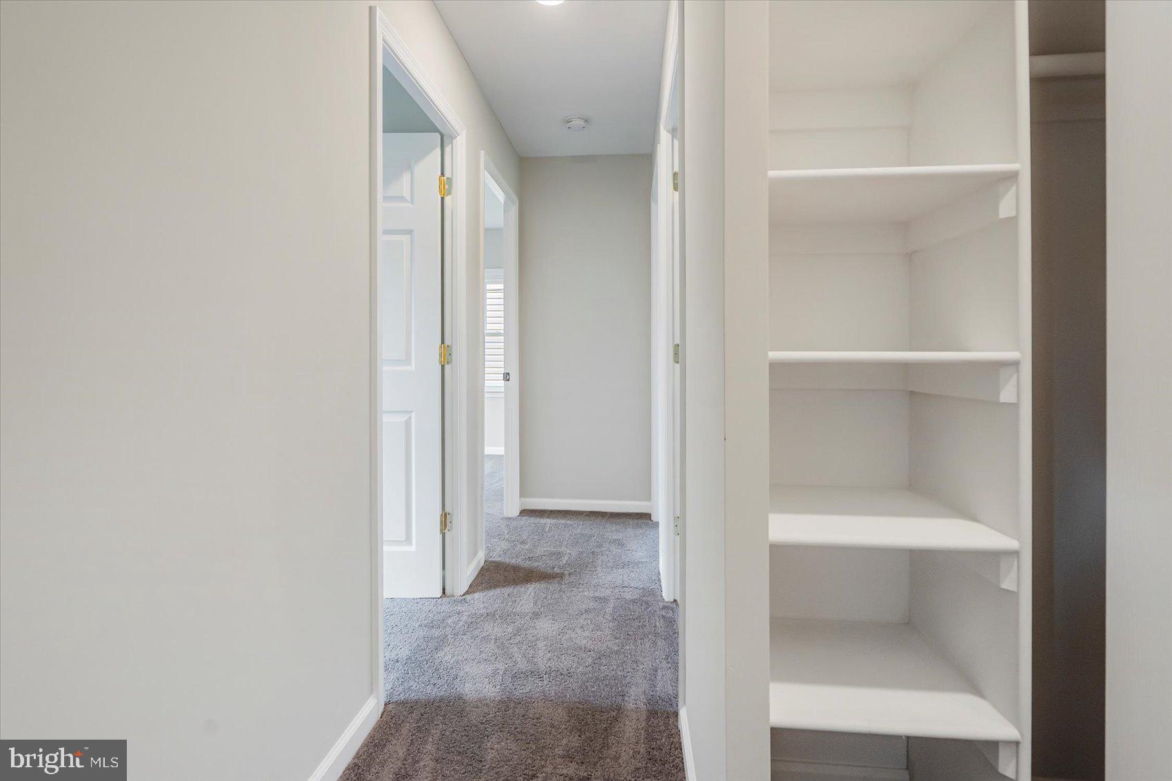 COUNTRY CLUB MANOR - Residential