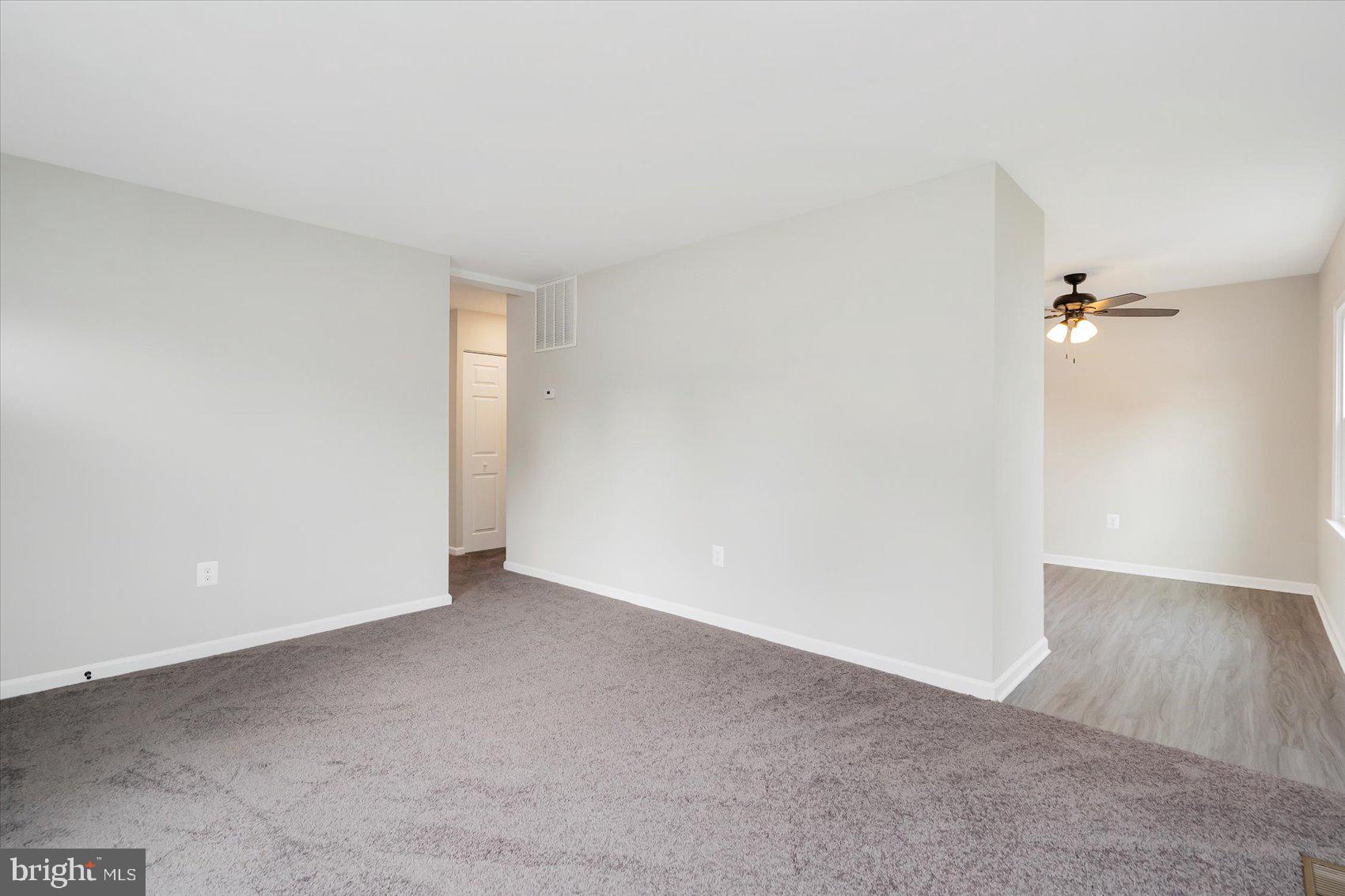 COUNTRY CLUB MANOR - Residential