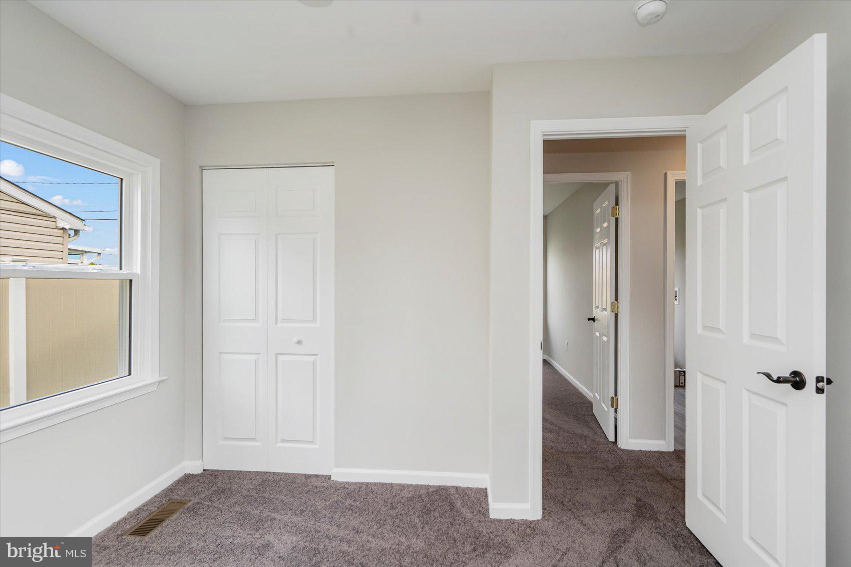 COUNTRY CLUB MANOR - Residential