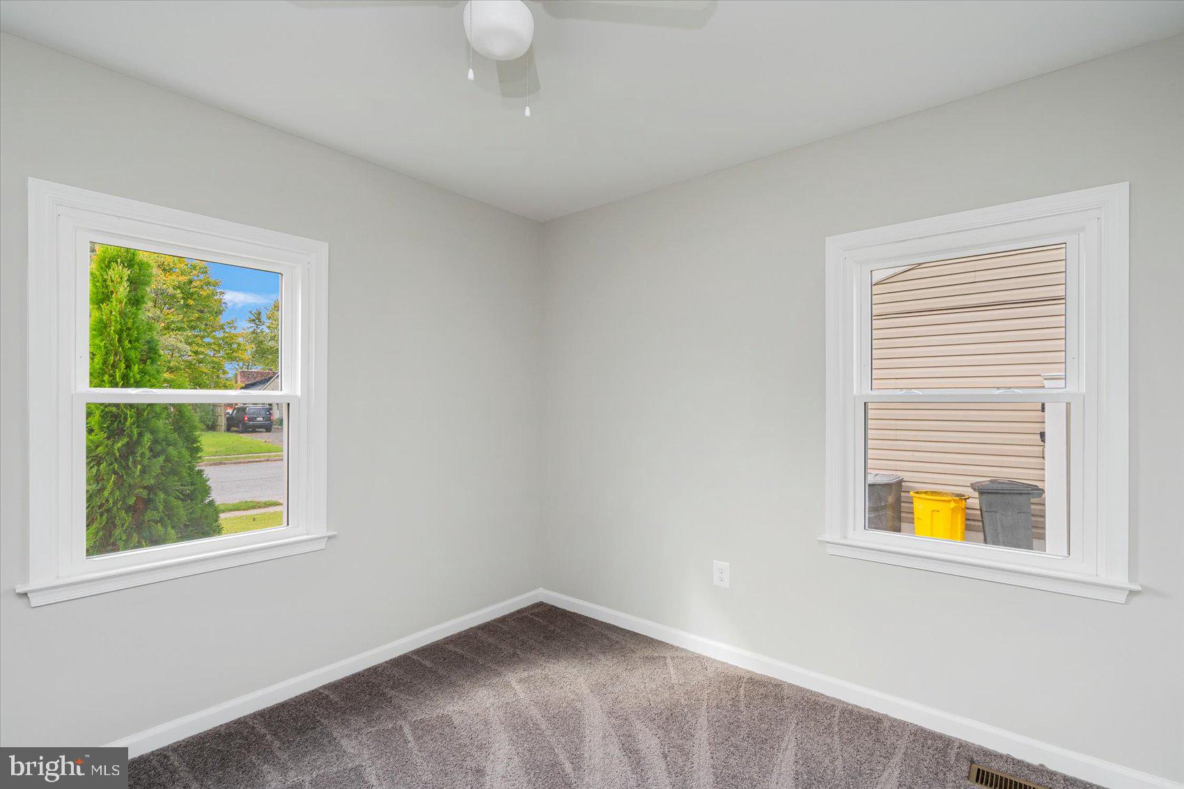 COUNTRY CLUB MANOR - Residential