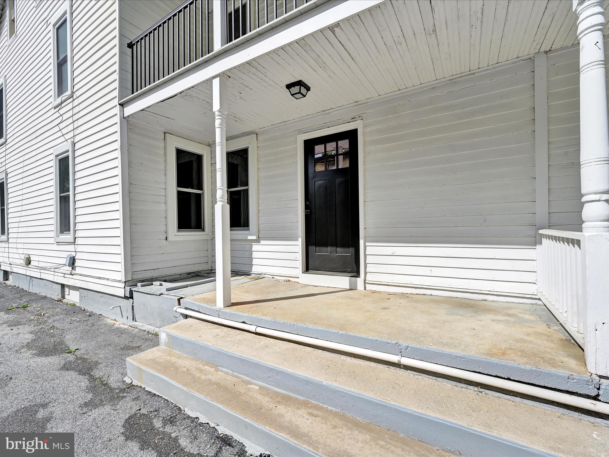 PINE GROVE - Residential Lease