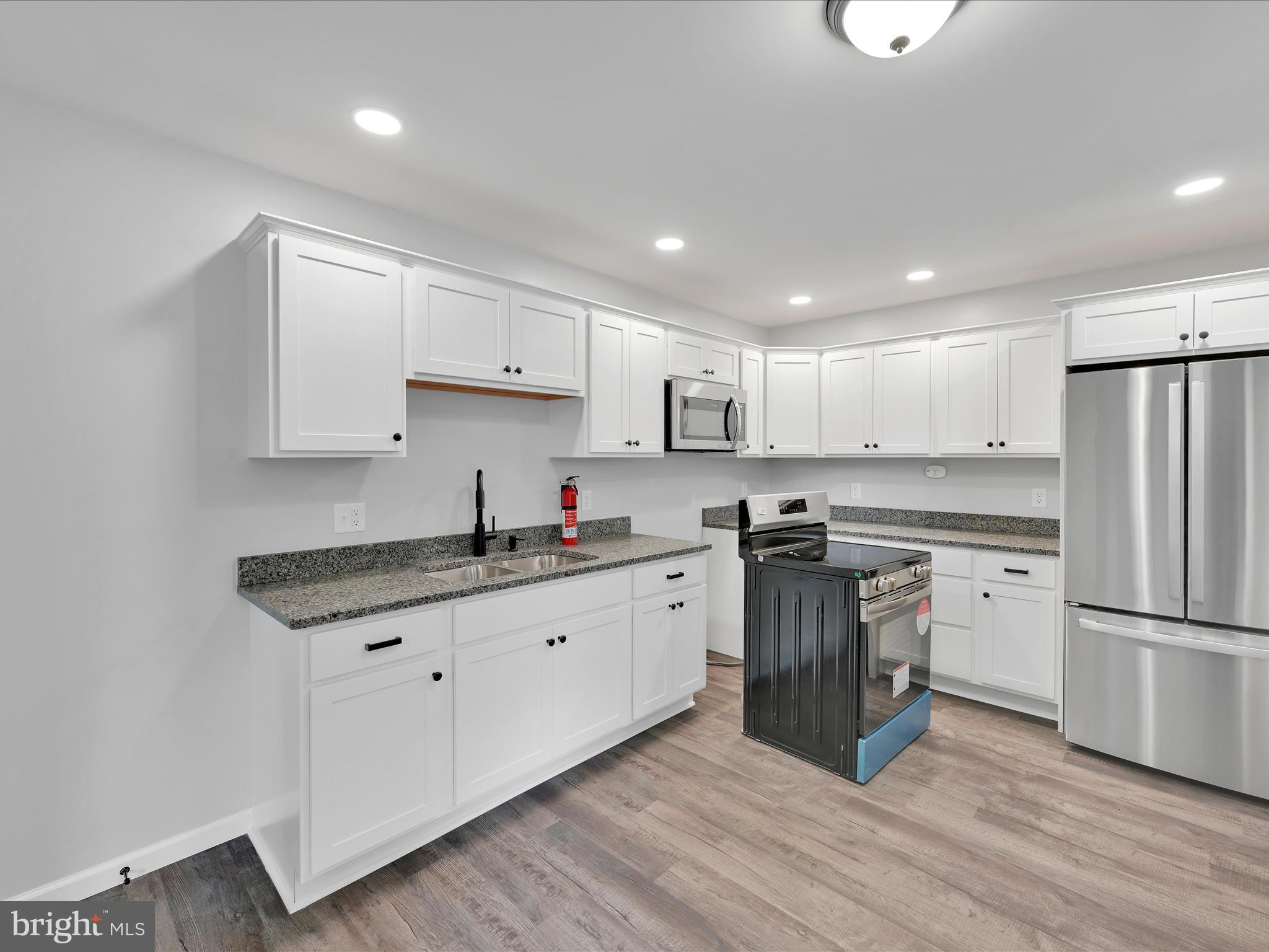 PINE GROVE - Residential Lease