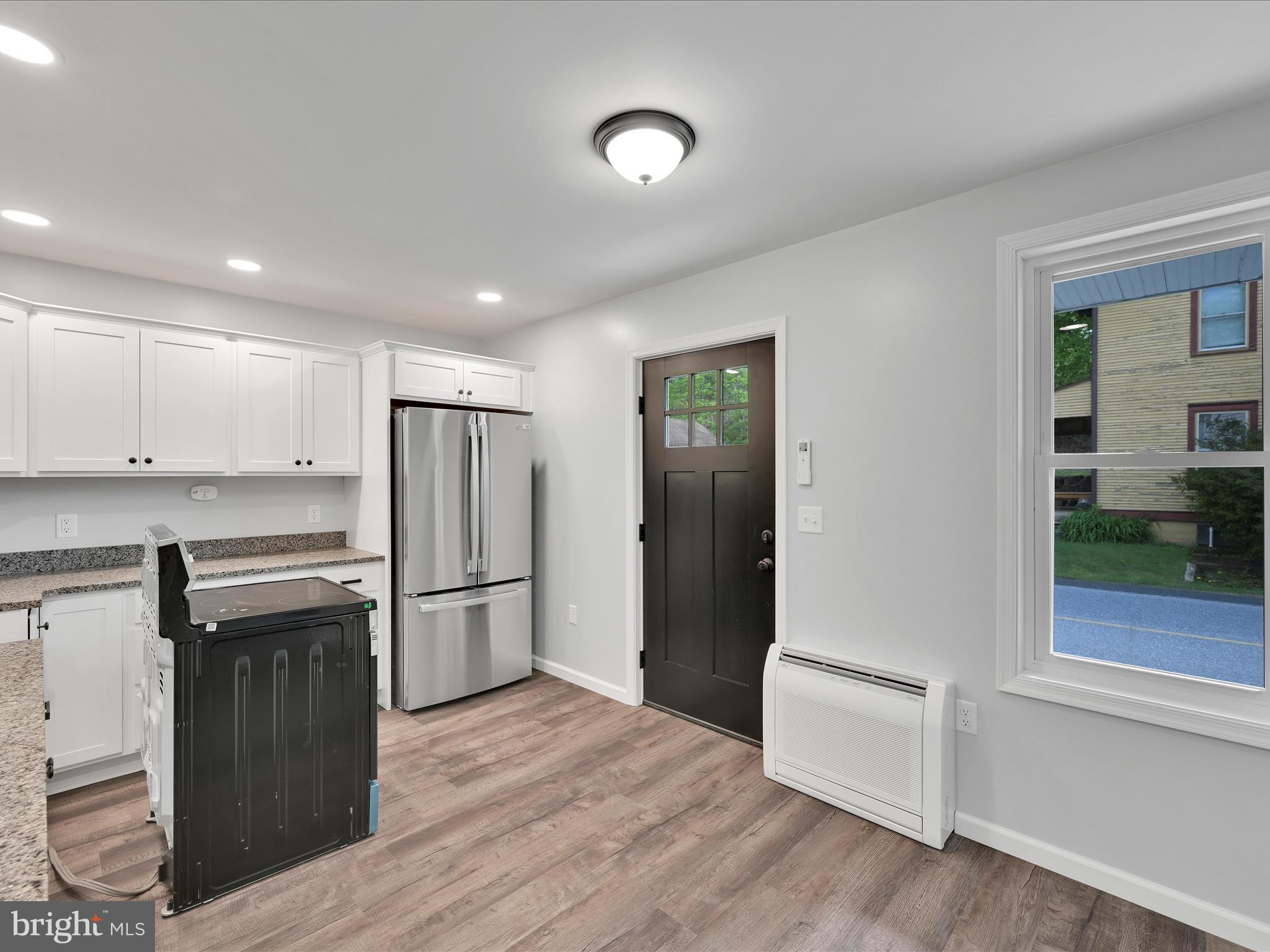 PINE GROVE - Residential Lease