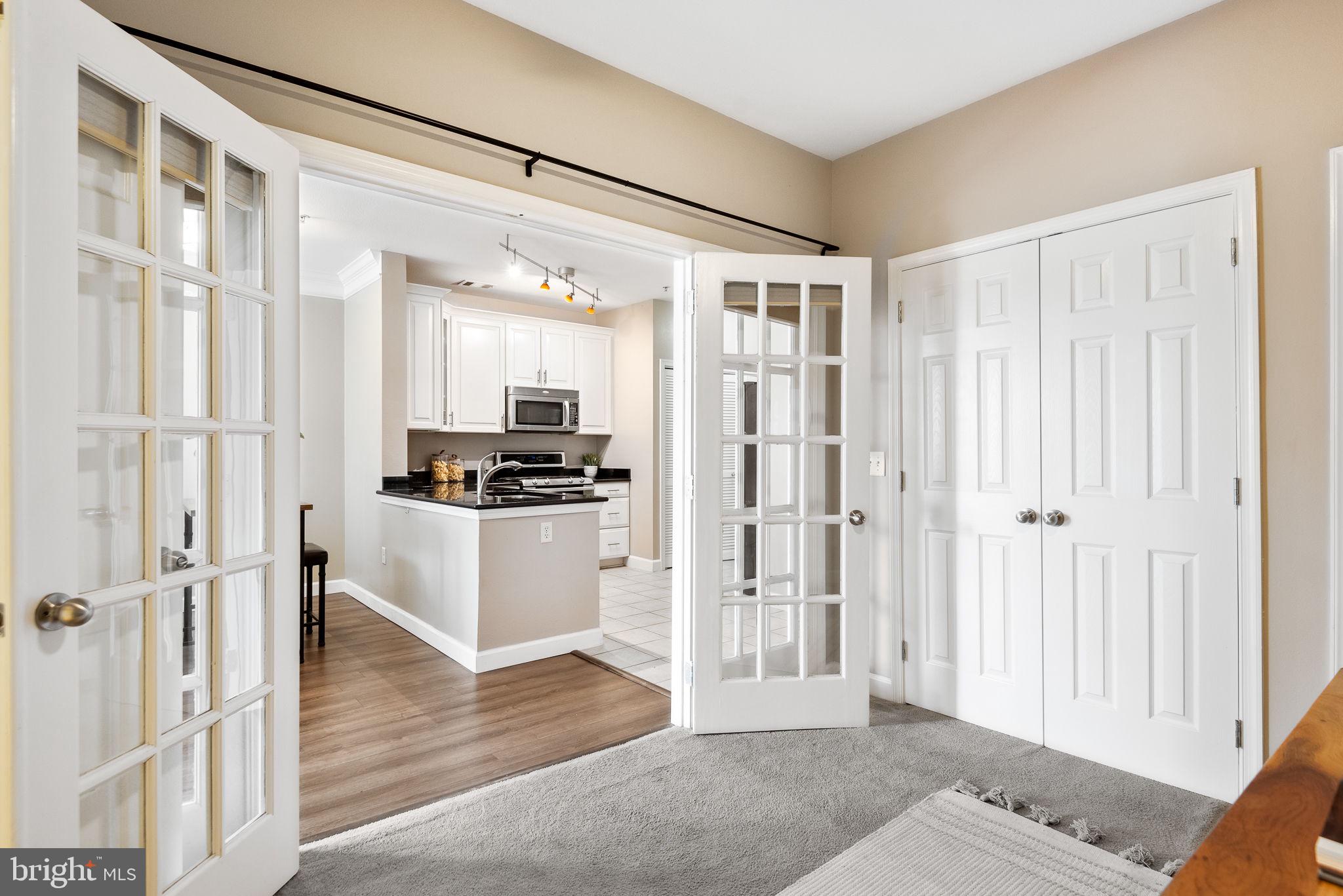 ROCKVILLE - Residential