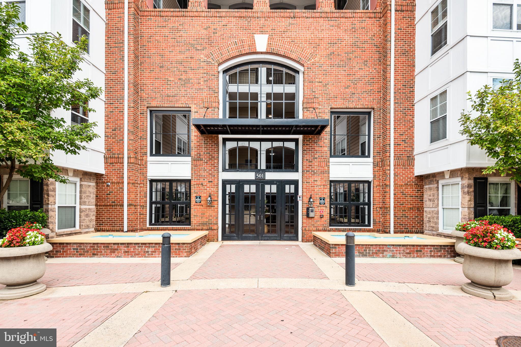 ROCKVILLE - Residential