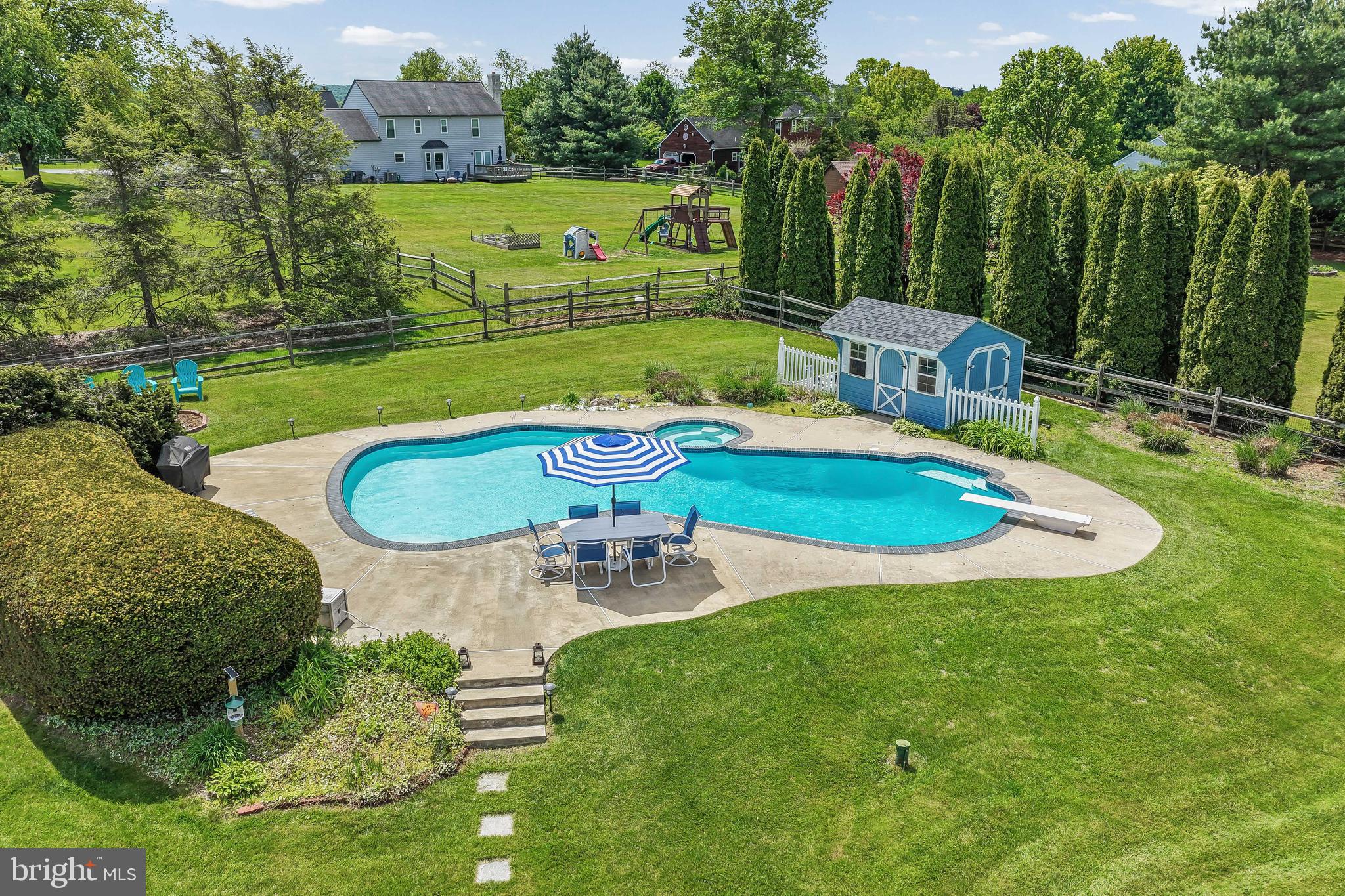 LAKEVIEW - Residential