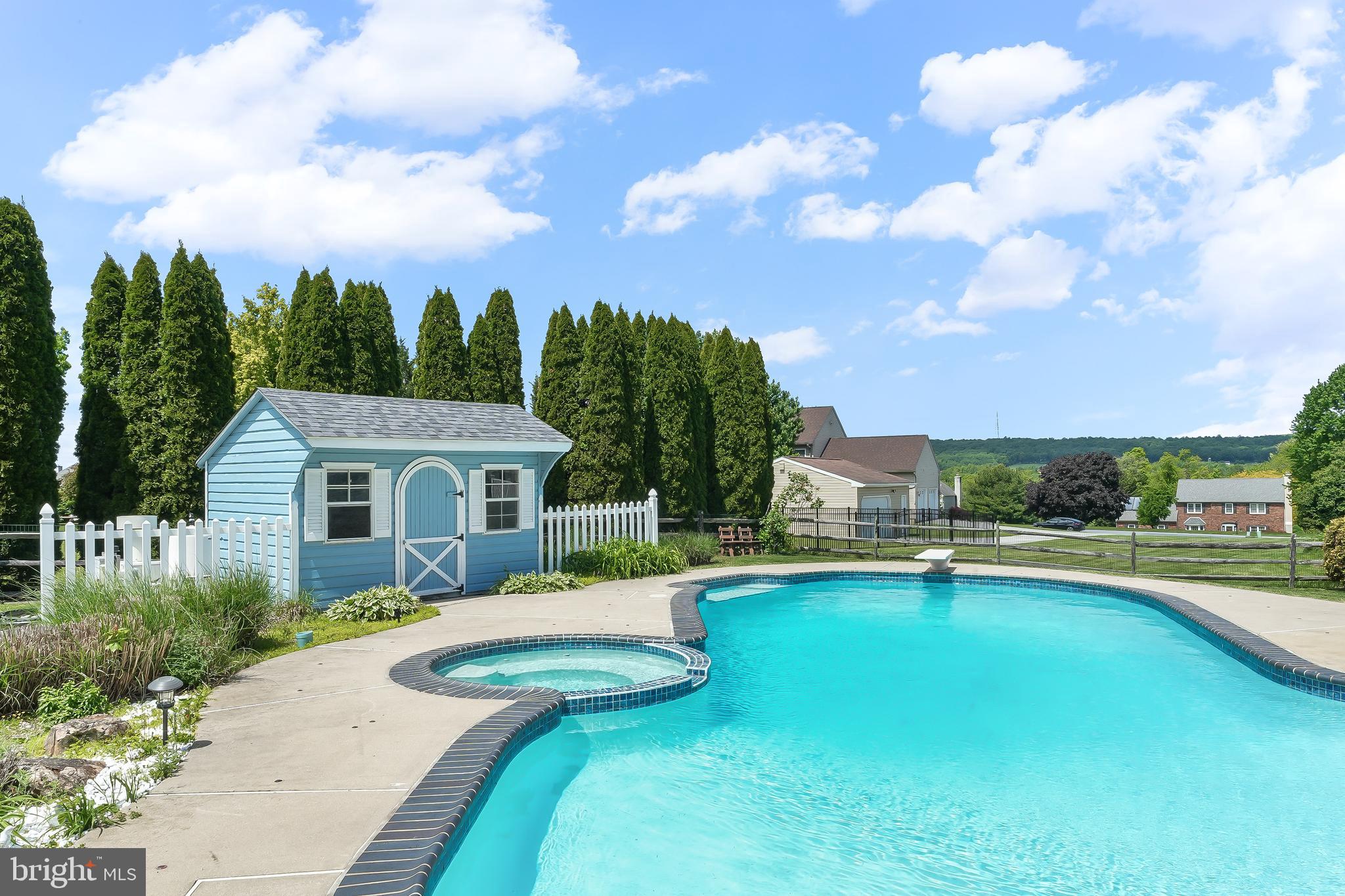 LAKEVIEW - Residential