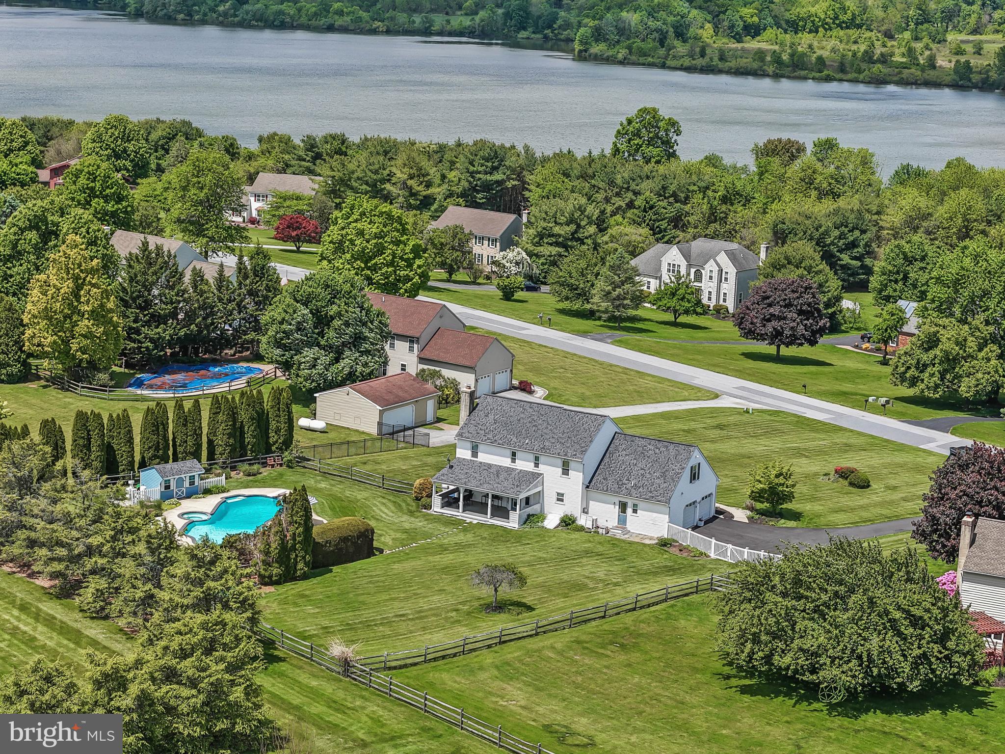 LAKEVIEW - Residential