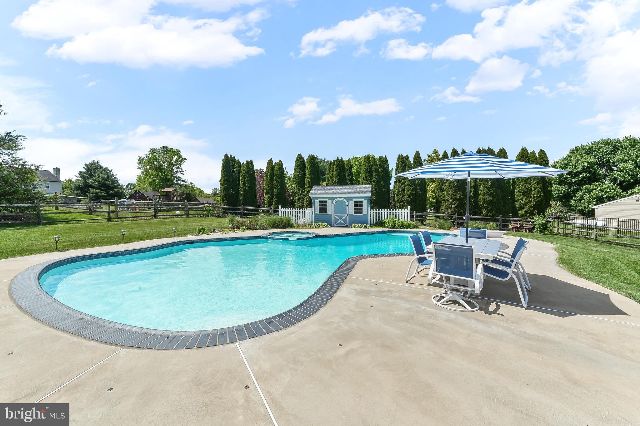 LAKEVIEW - Residential