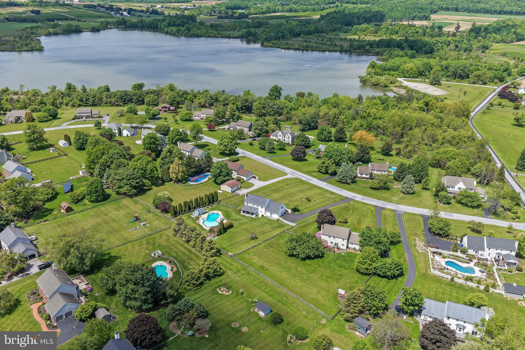 LAKEVIEW - Residential
