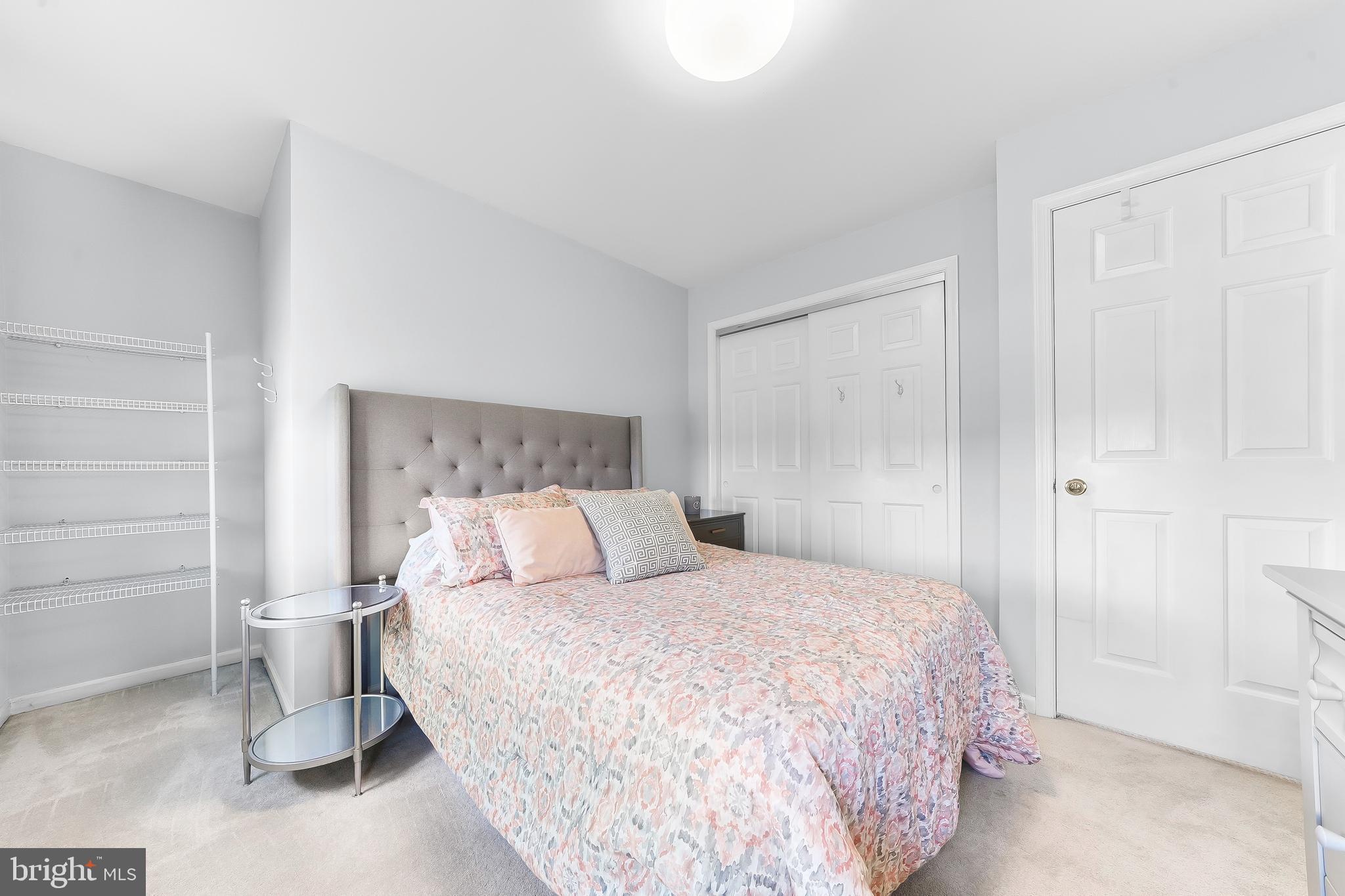 LAKEVIEW - Residential