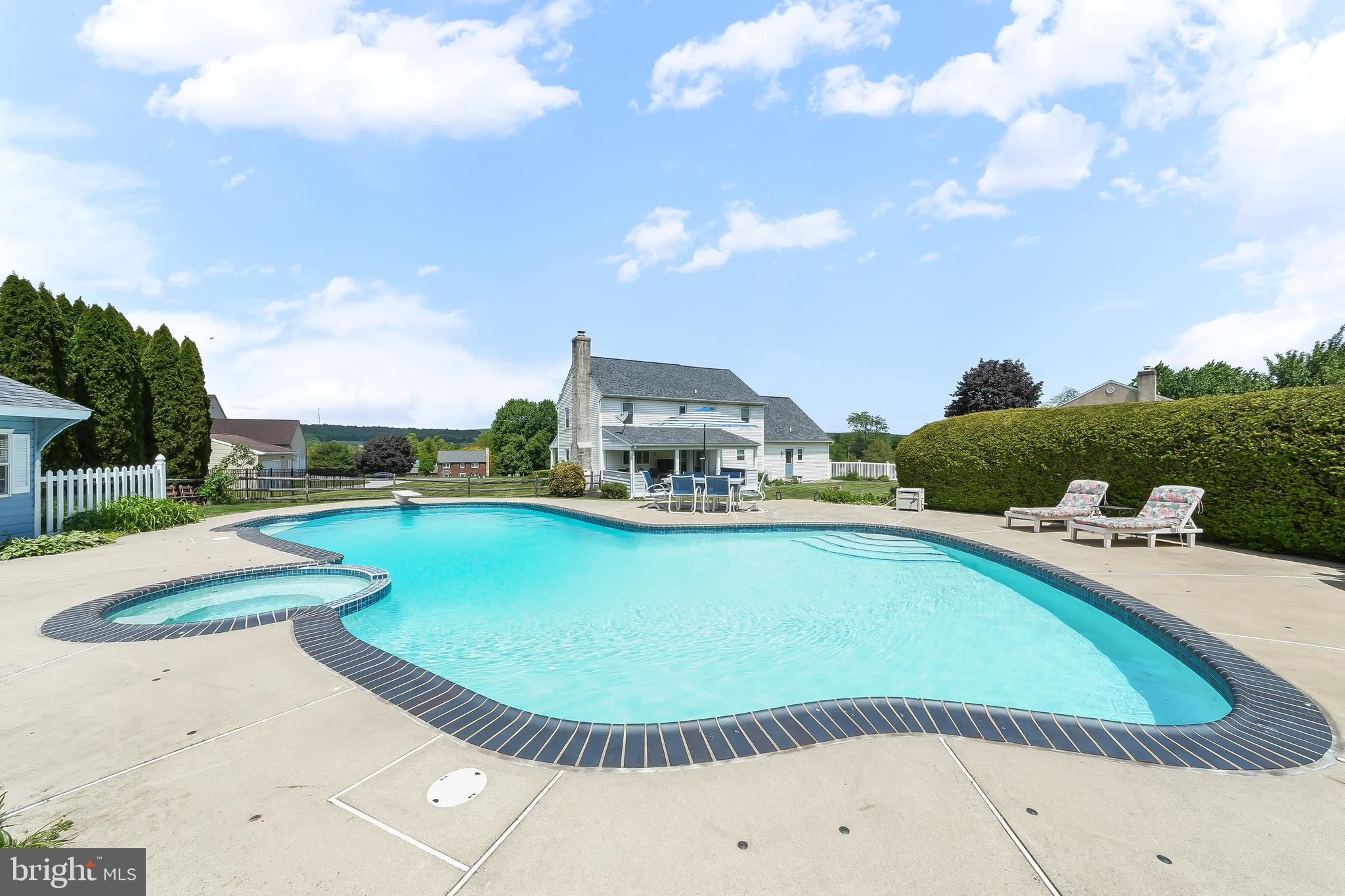 LAKEVIEW - Residential