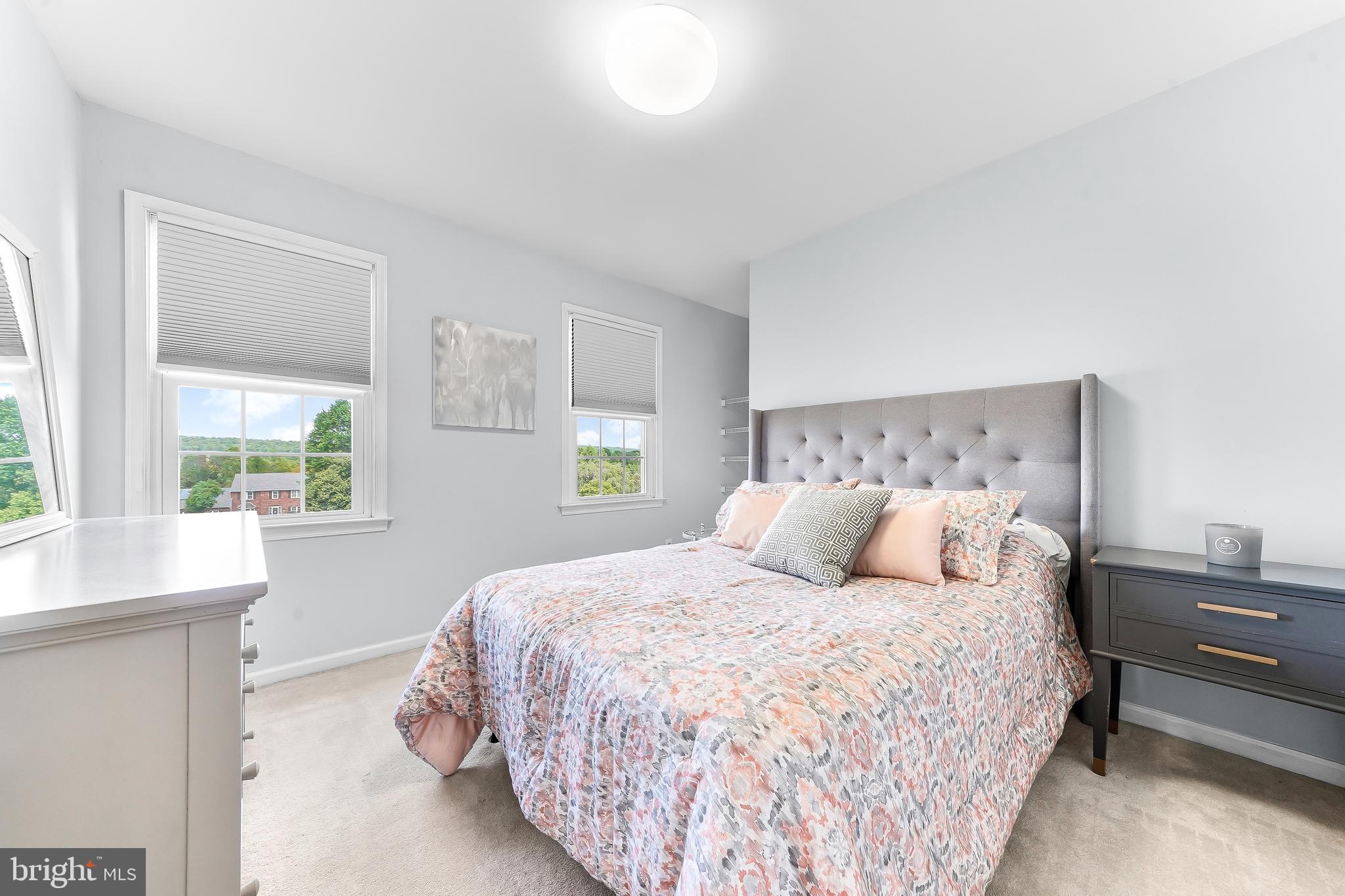 LAKEVIEW - Residential