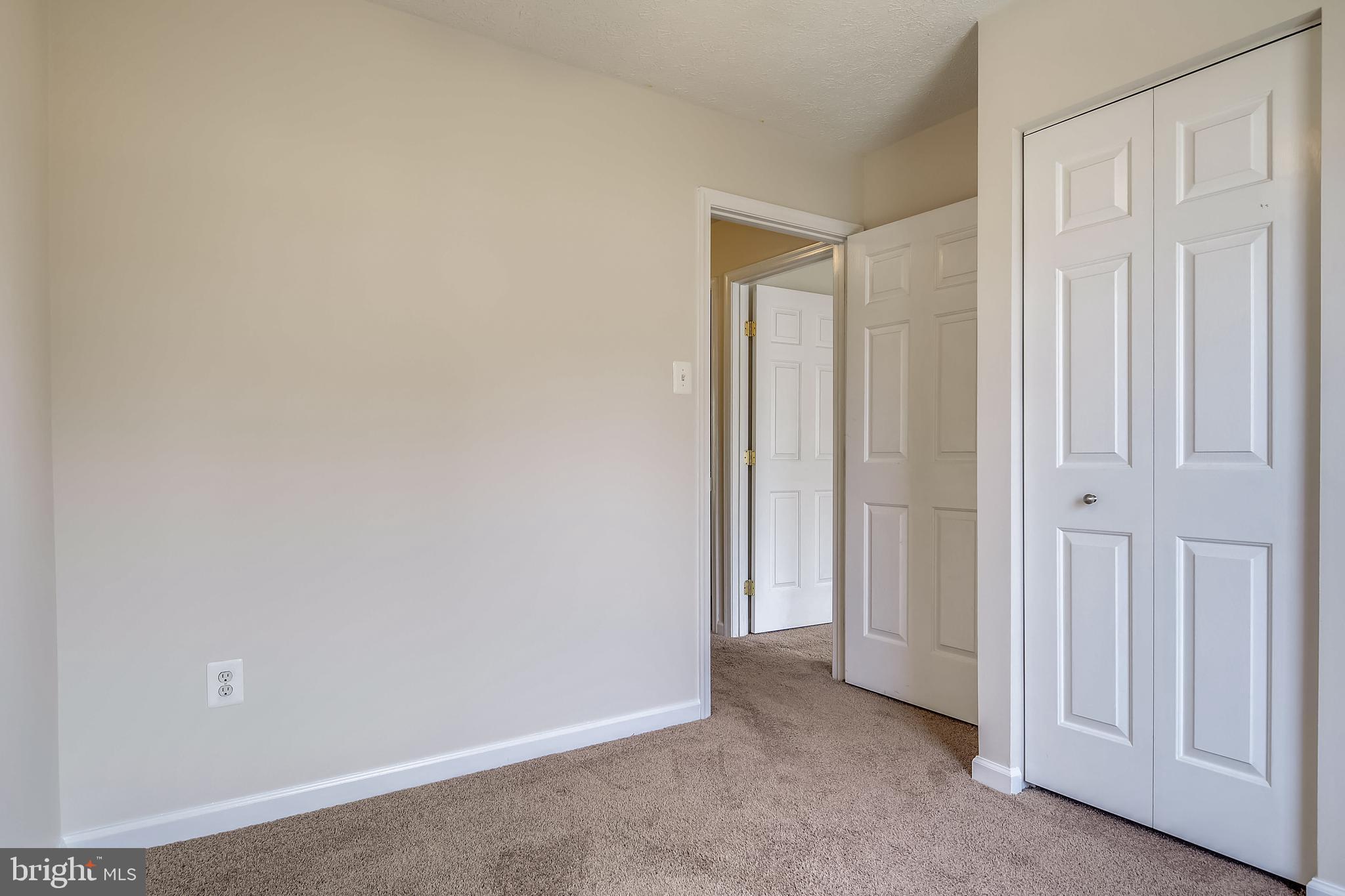 CONSTANT FRIENDSHIP - Residential