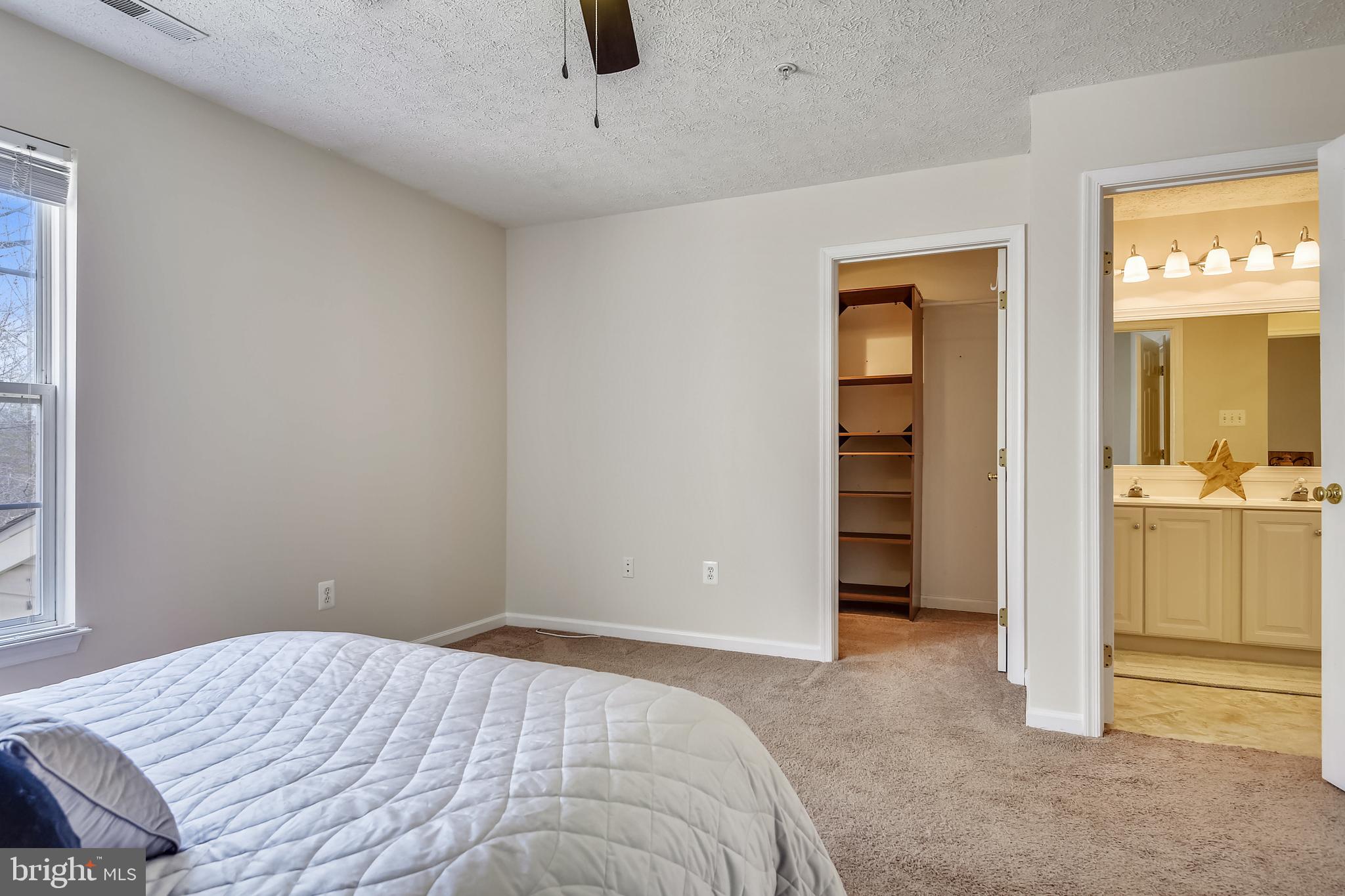 CONSTANT FRIENDSHIP - Residential