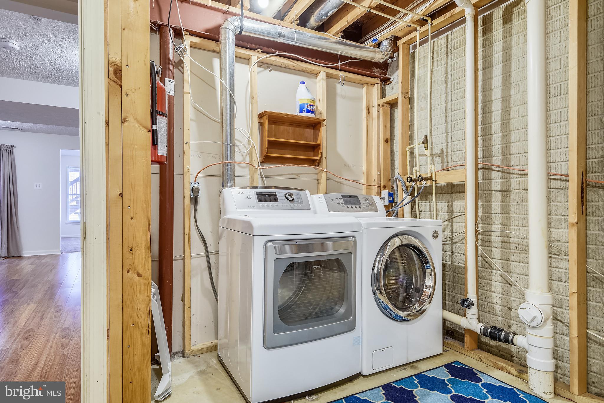 CONSTANT FRIENDSHIP - Residential