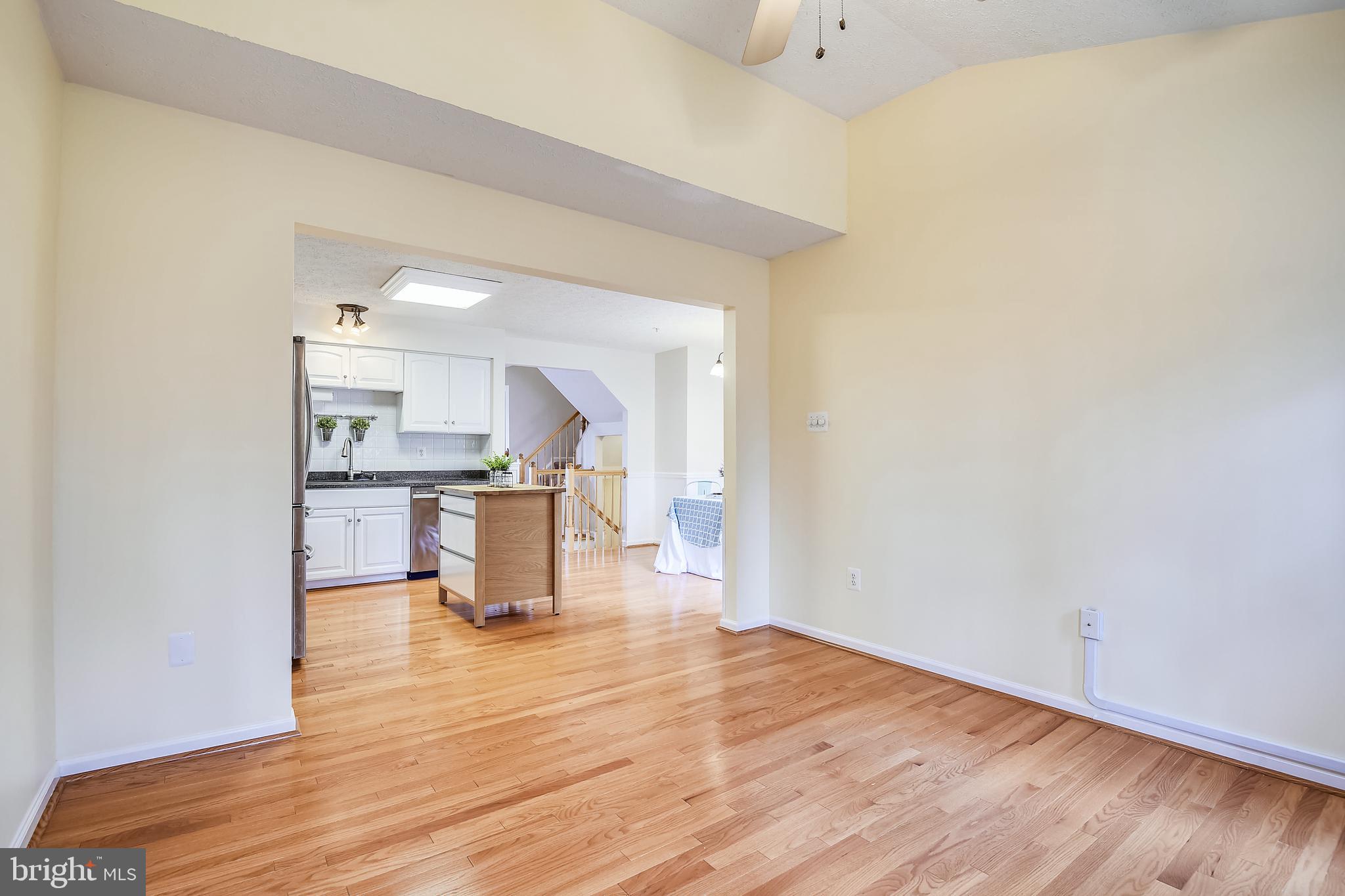 CONSTANT FRIENDSHIP - Residential