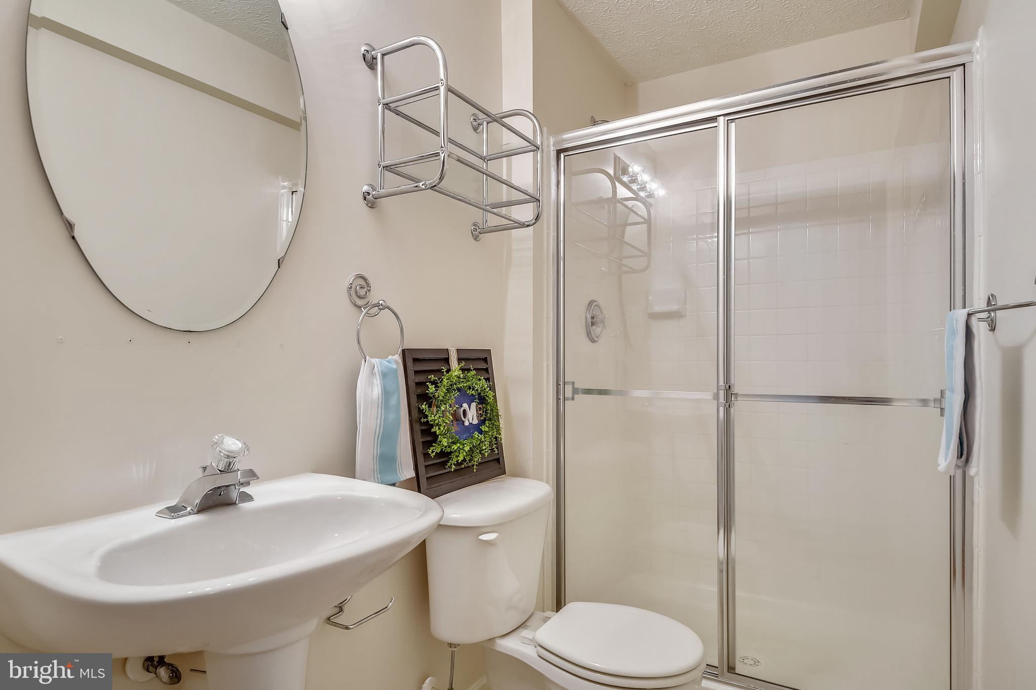 CONSTANT FRIENDSHIP - Residential