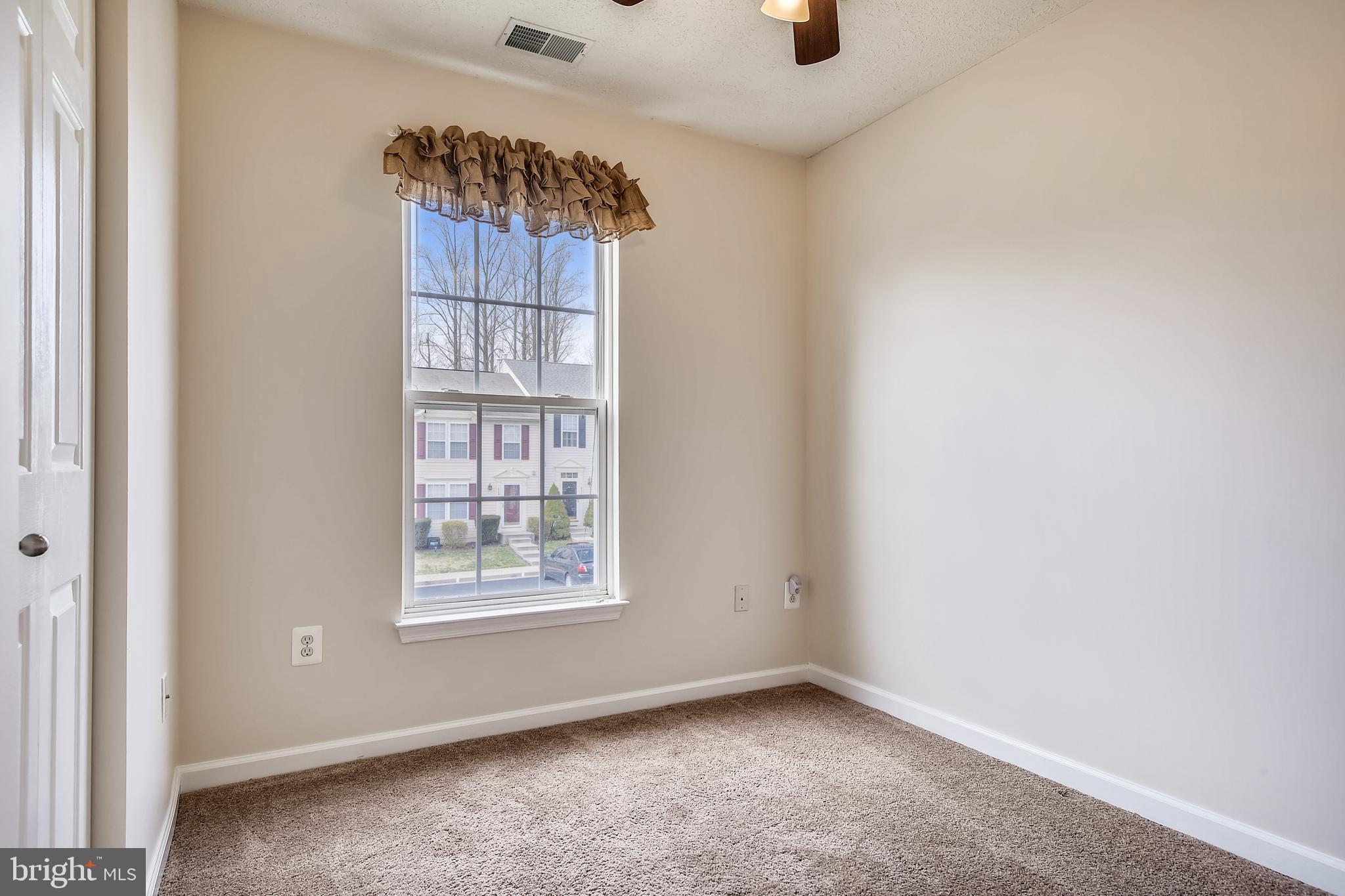 CONSTANT FRIENDSHIP - Residential