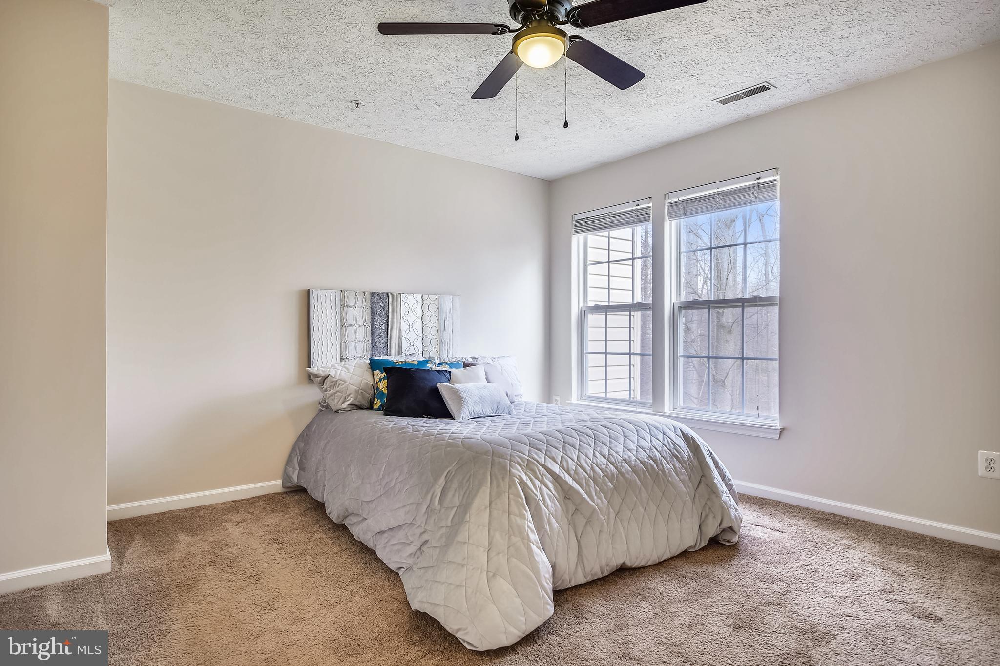 CONSTANT FRIENDSHIP - Residential