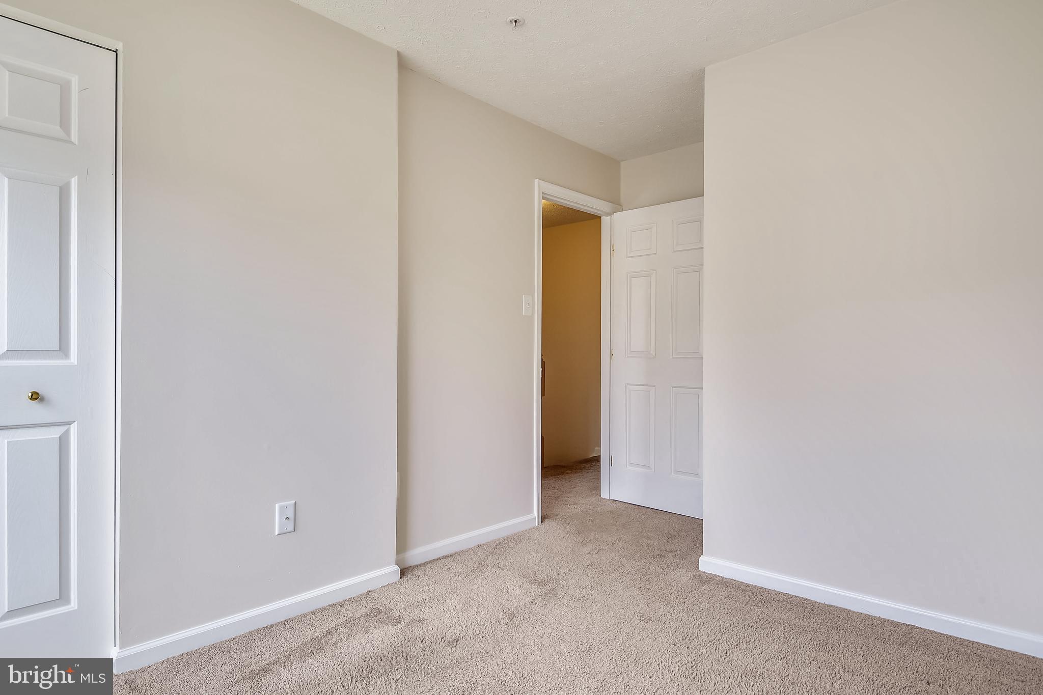 CONSTANT FRIENDSHIP - Residential