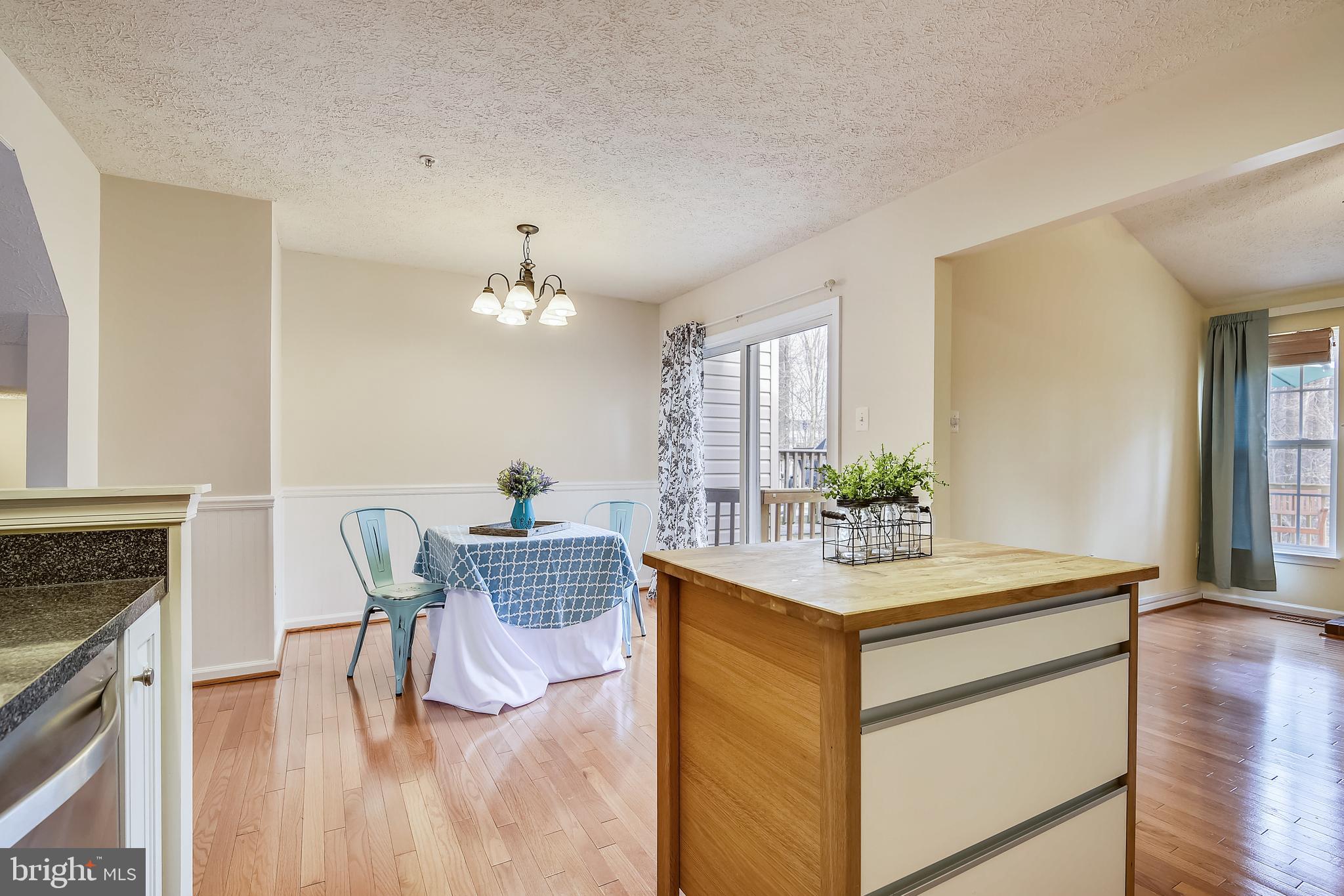 CONSTANT FRIENDSHIP - Residential