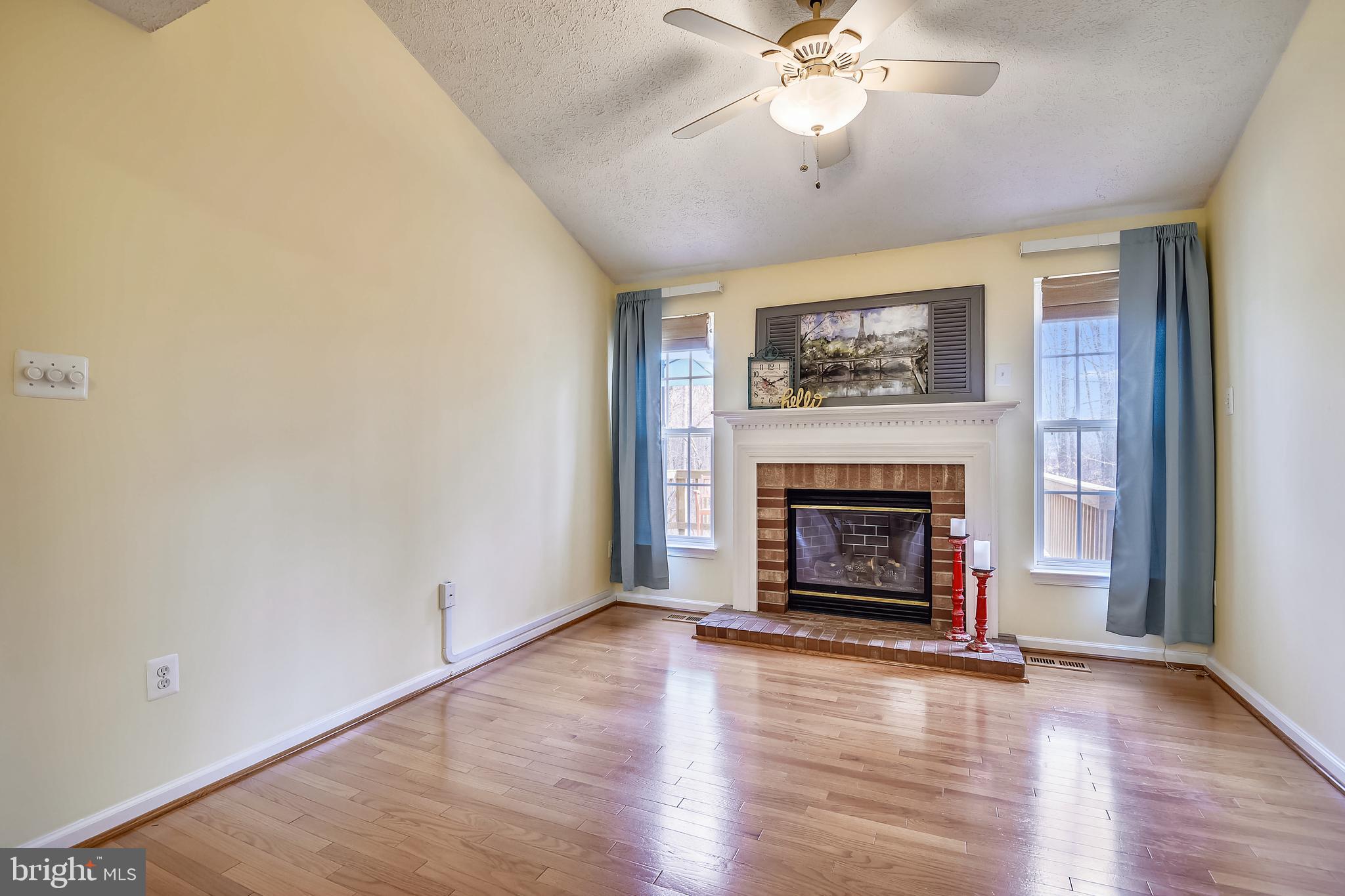 CONSTANT FRIENDSHIP - Residential