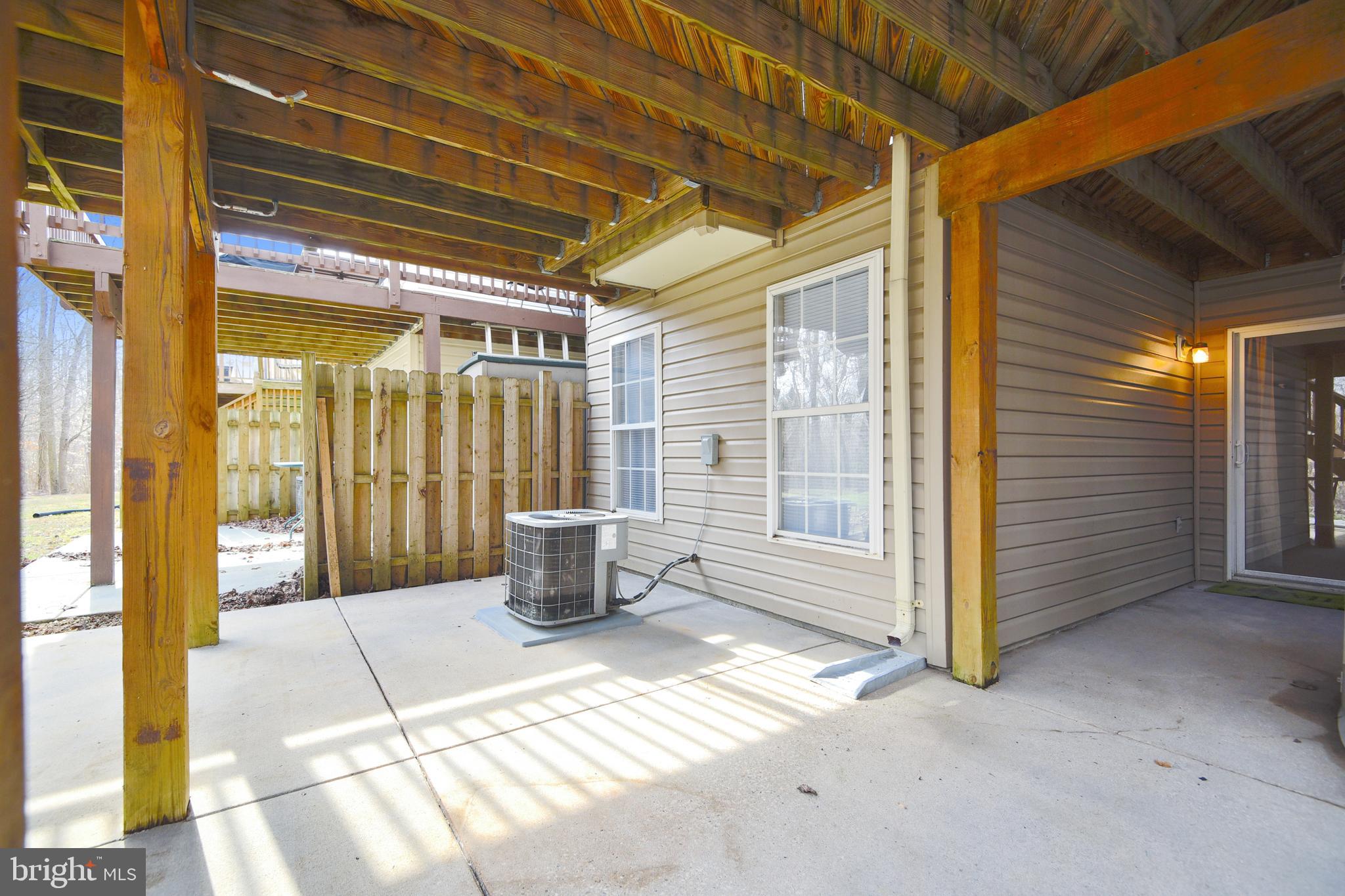 CONSTANT FRIENDSHIP - Residential