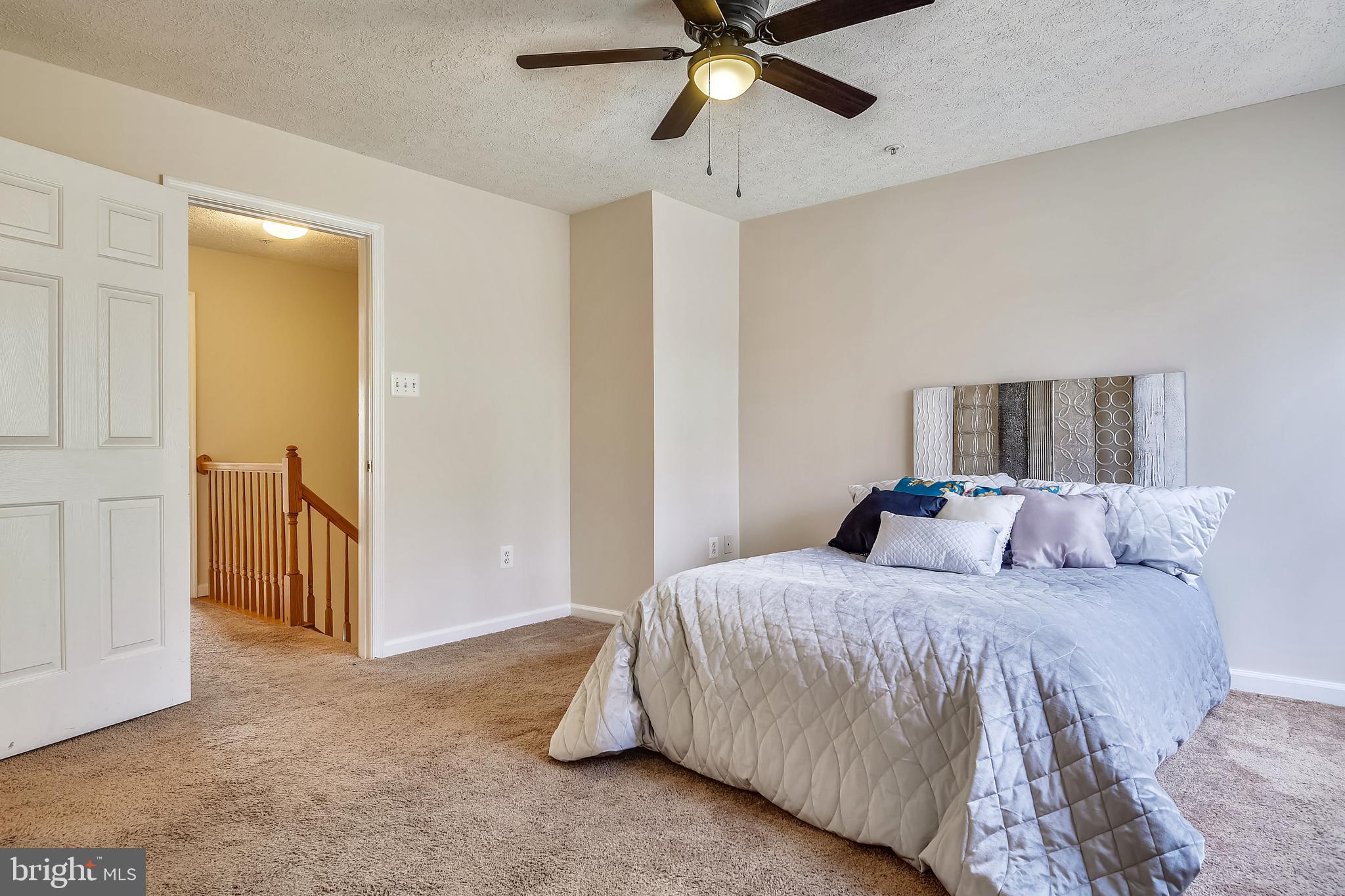 CONSTANT FRIENDSHIP - Residential