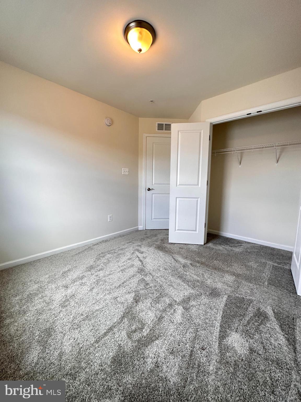 METRO POINTE - Residential Lease