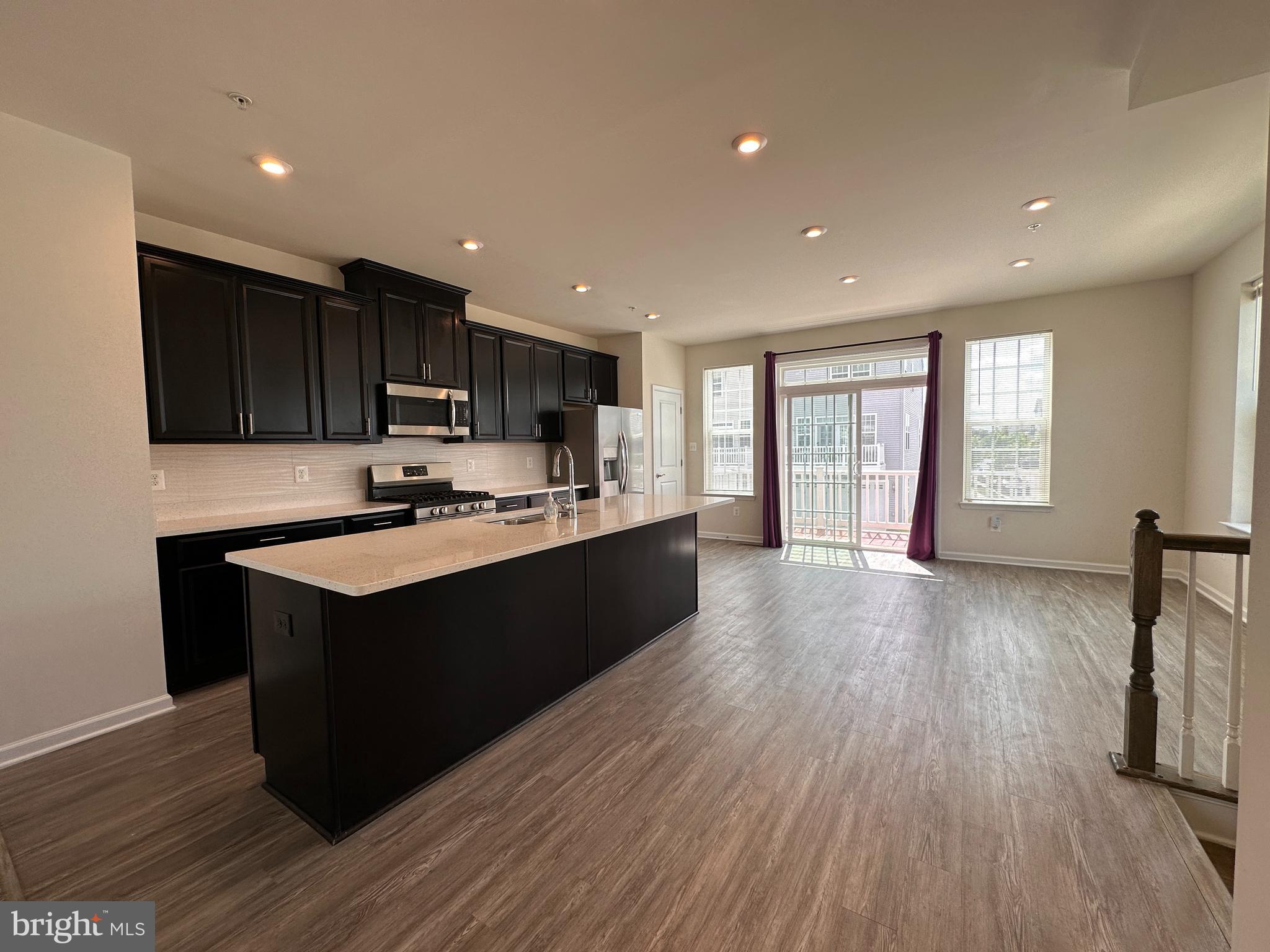 METRO POINTE - Residential Lease