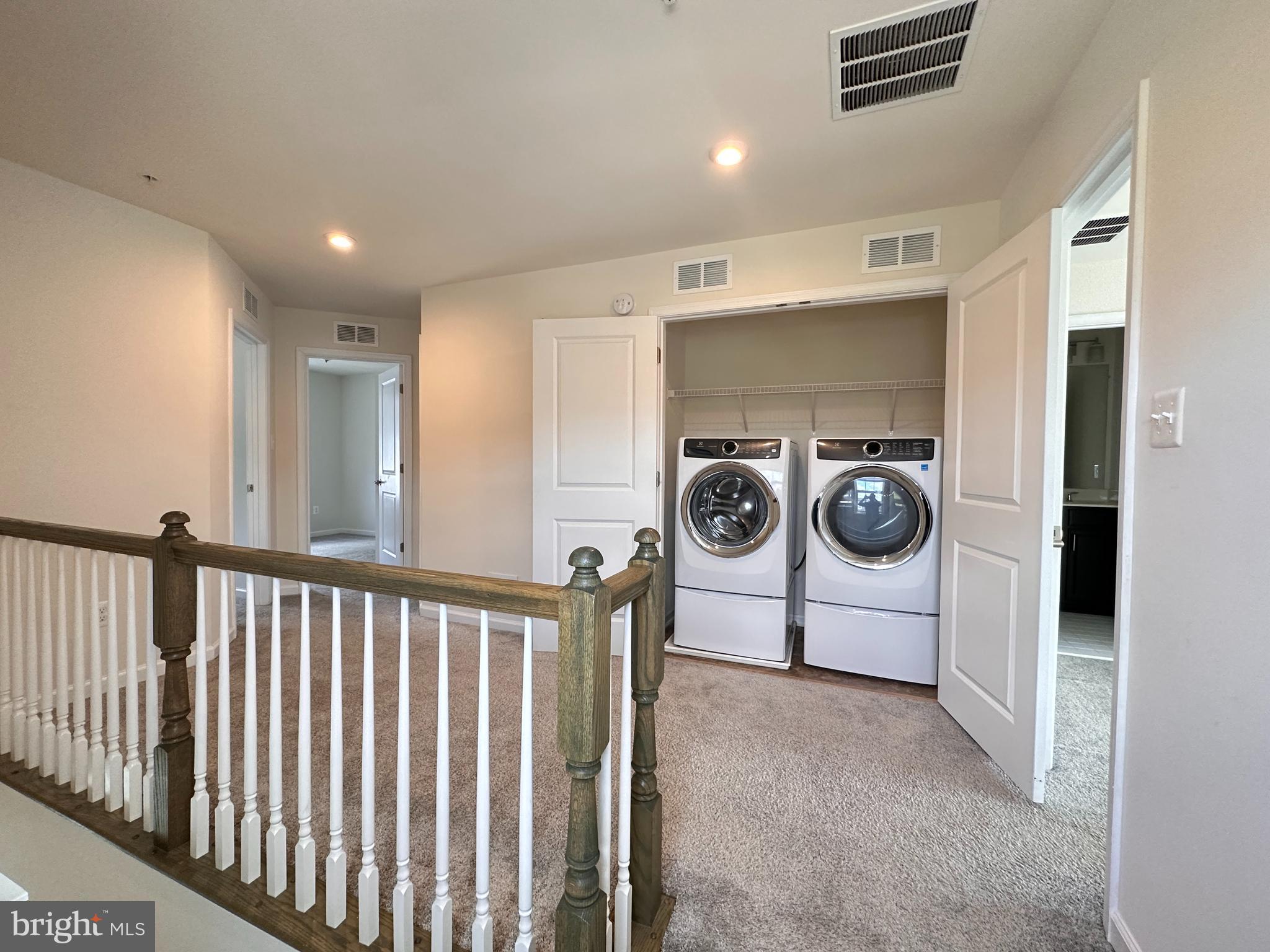 METRO POINTE - Residential Lease