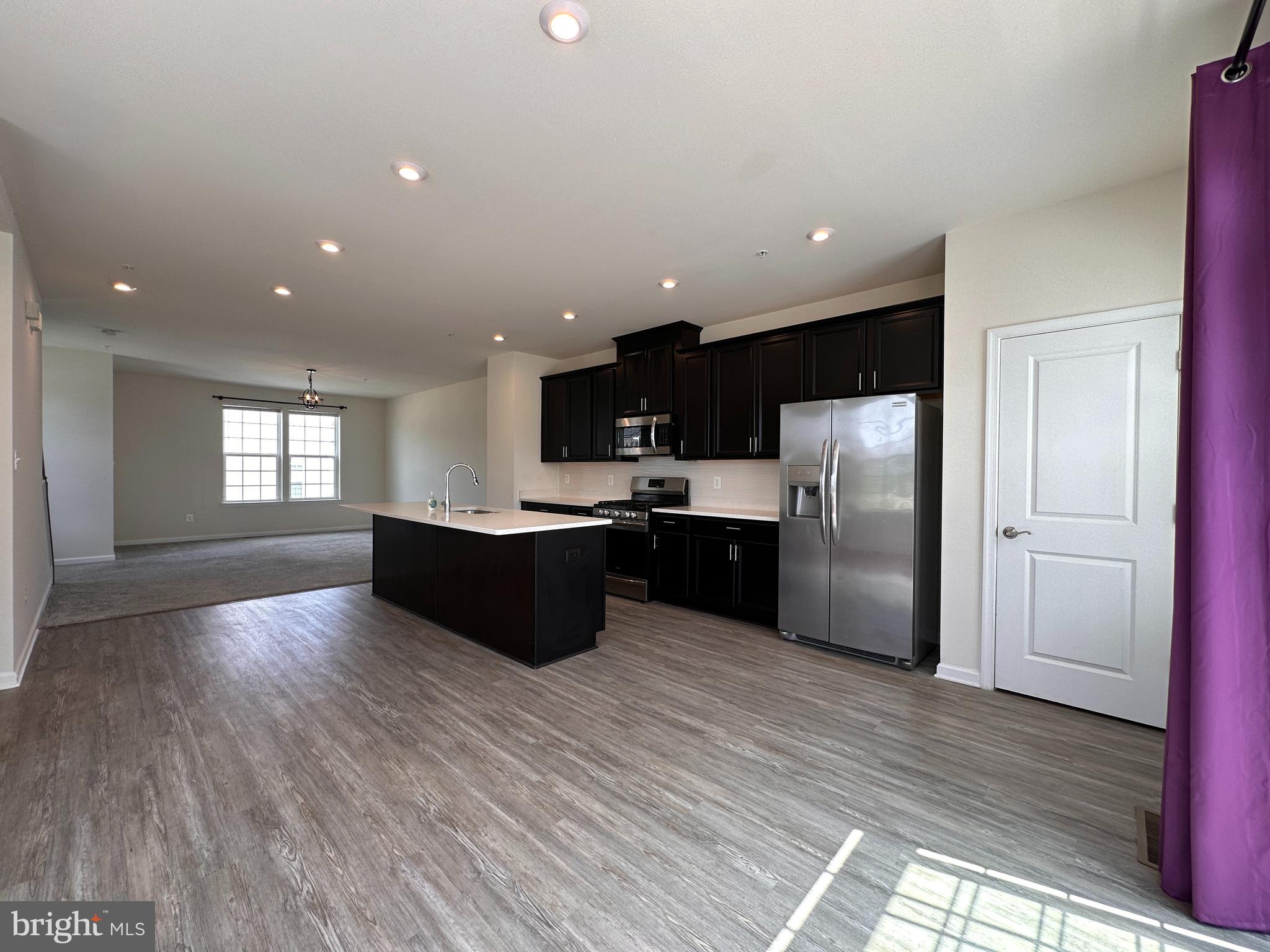 METRO POINTE - Residential Lease