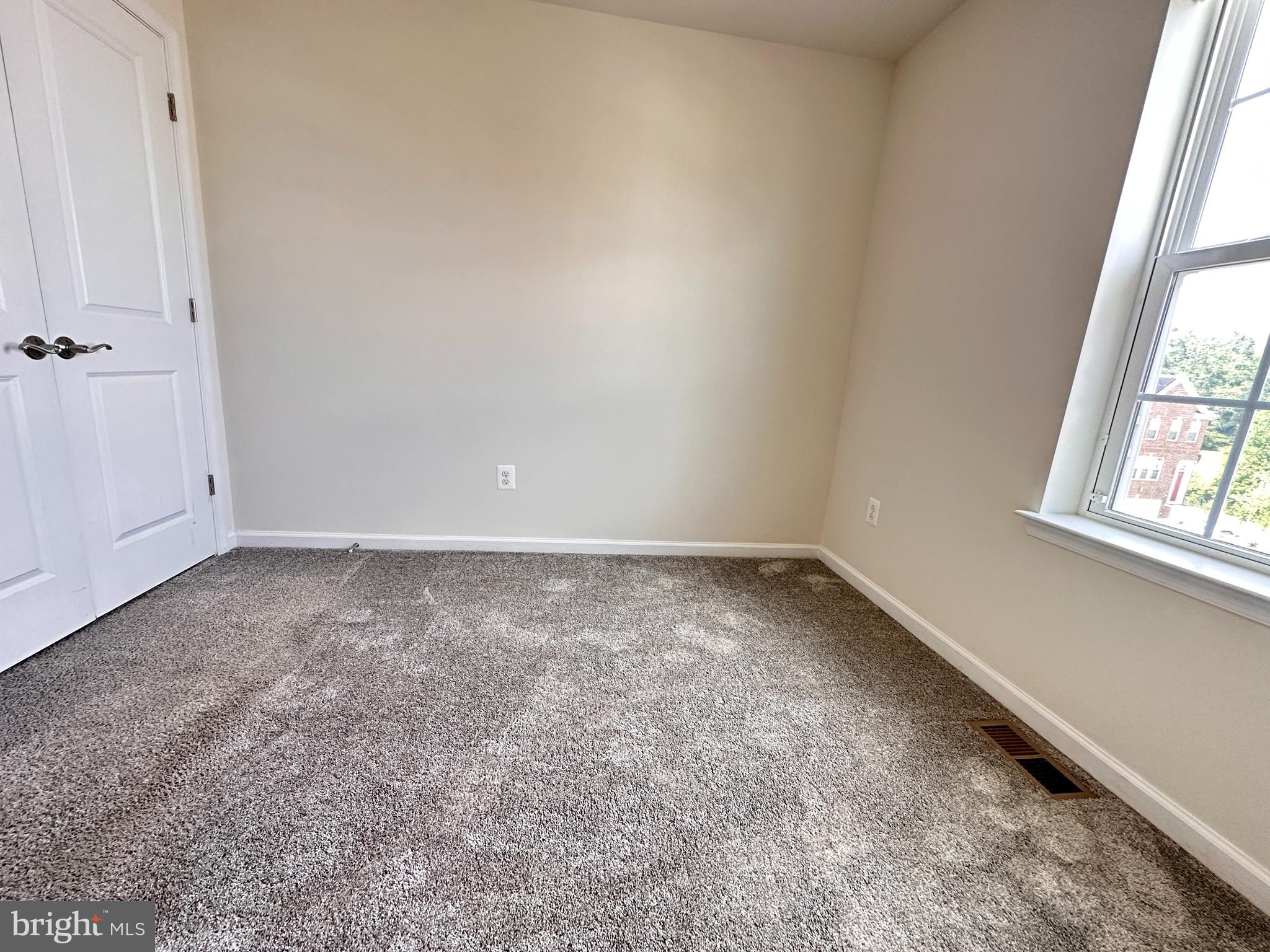 METRO POINTE - Residential Lease