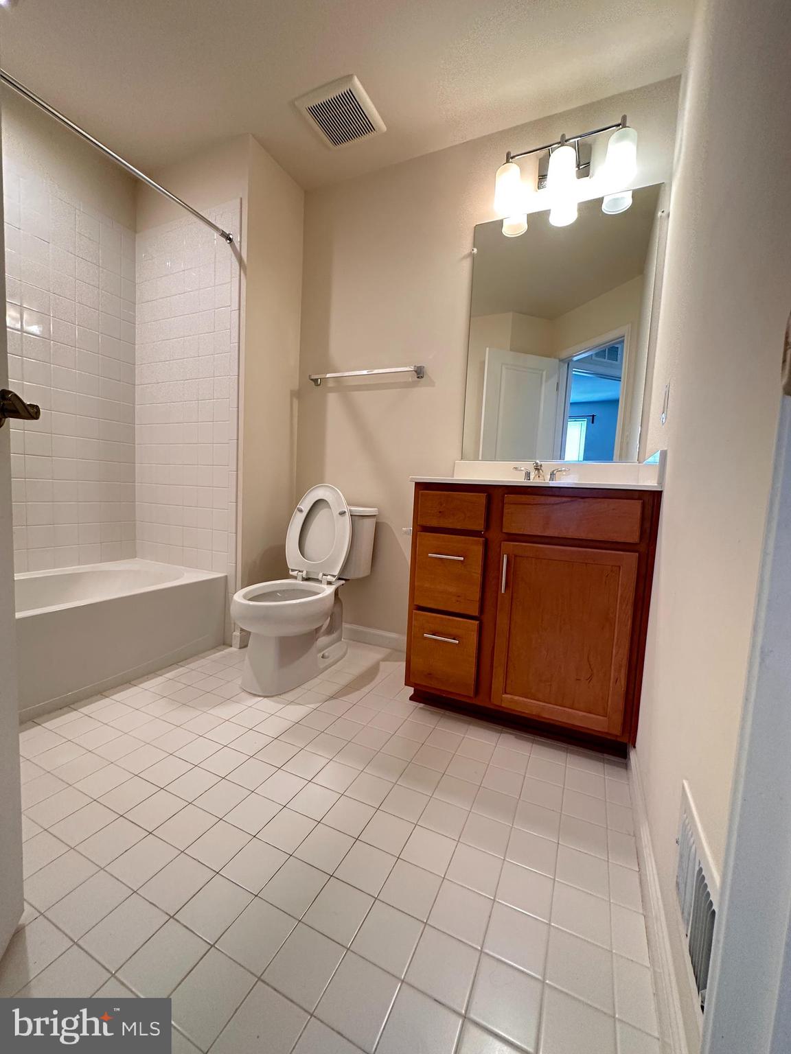 METRO POINTE - Residential Lease