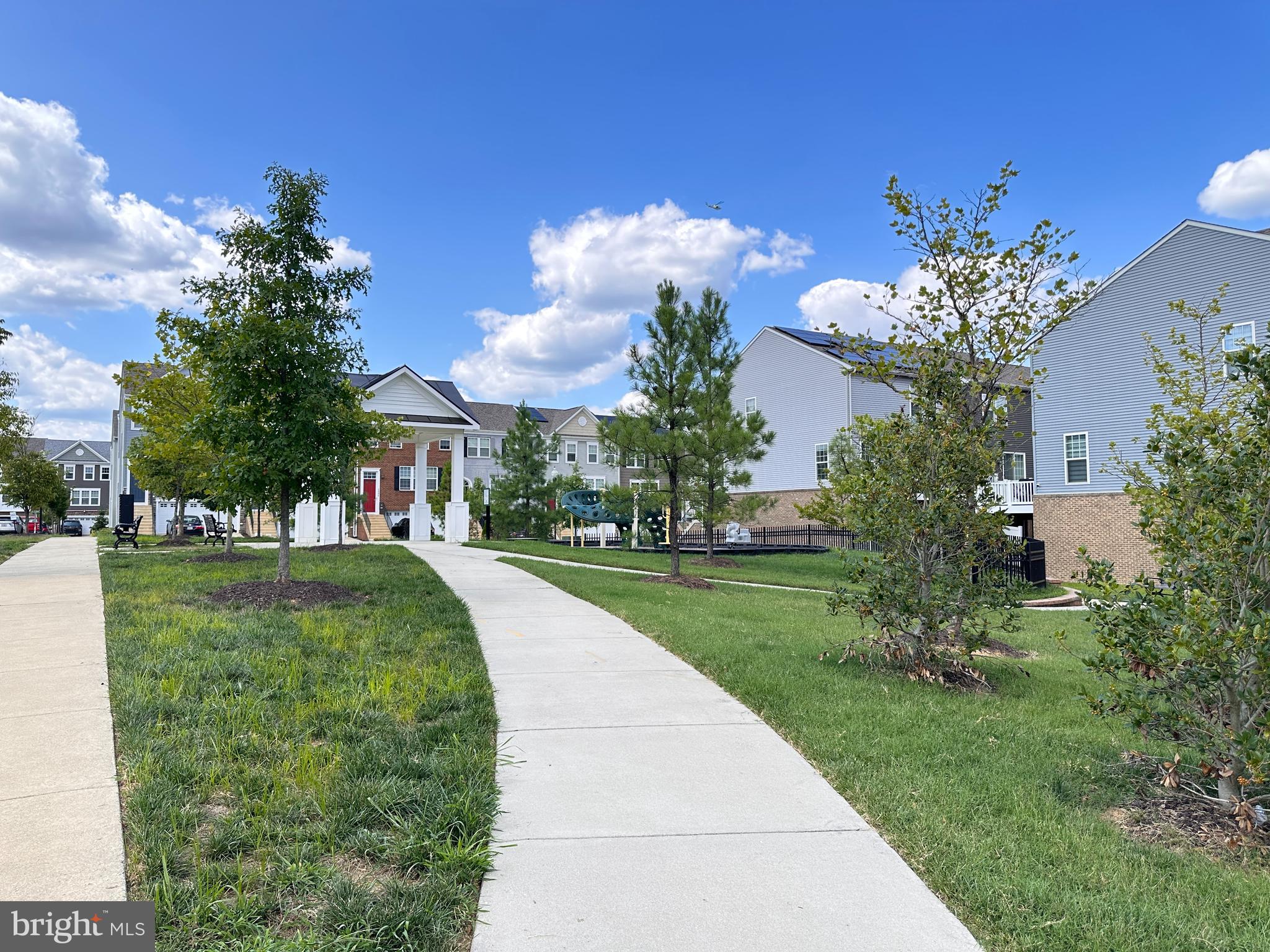 METRO POINTE - Residential Lease