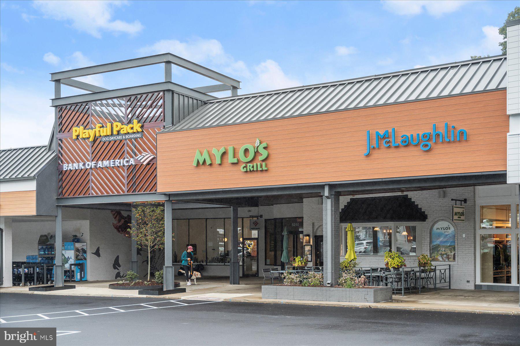 WILLIAMSBURG VILLAGE - Residential