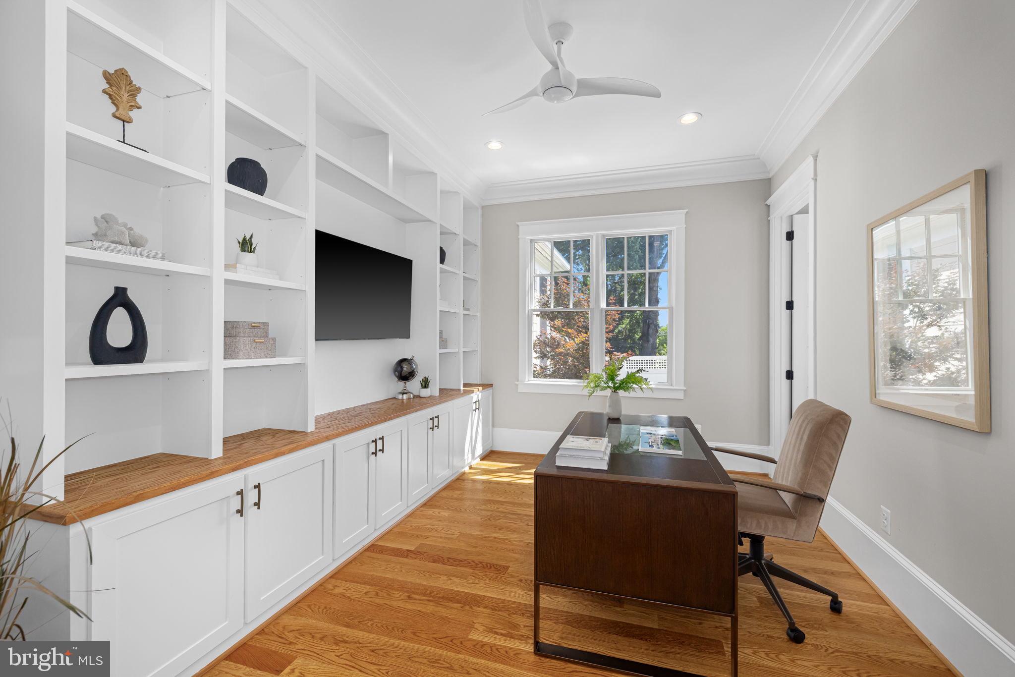 WILLIAMSBURG VILLAGE - Residential