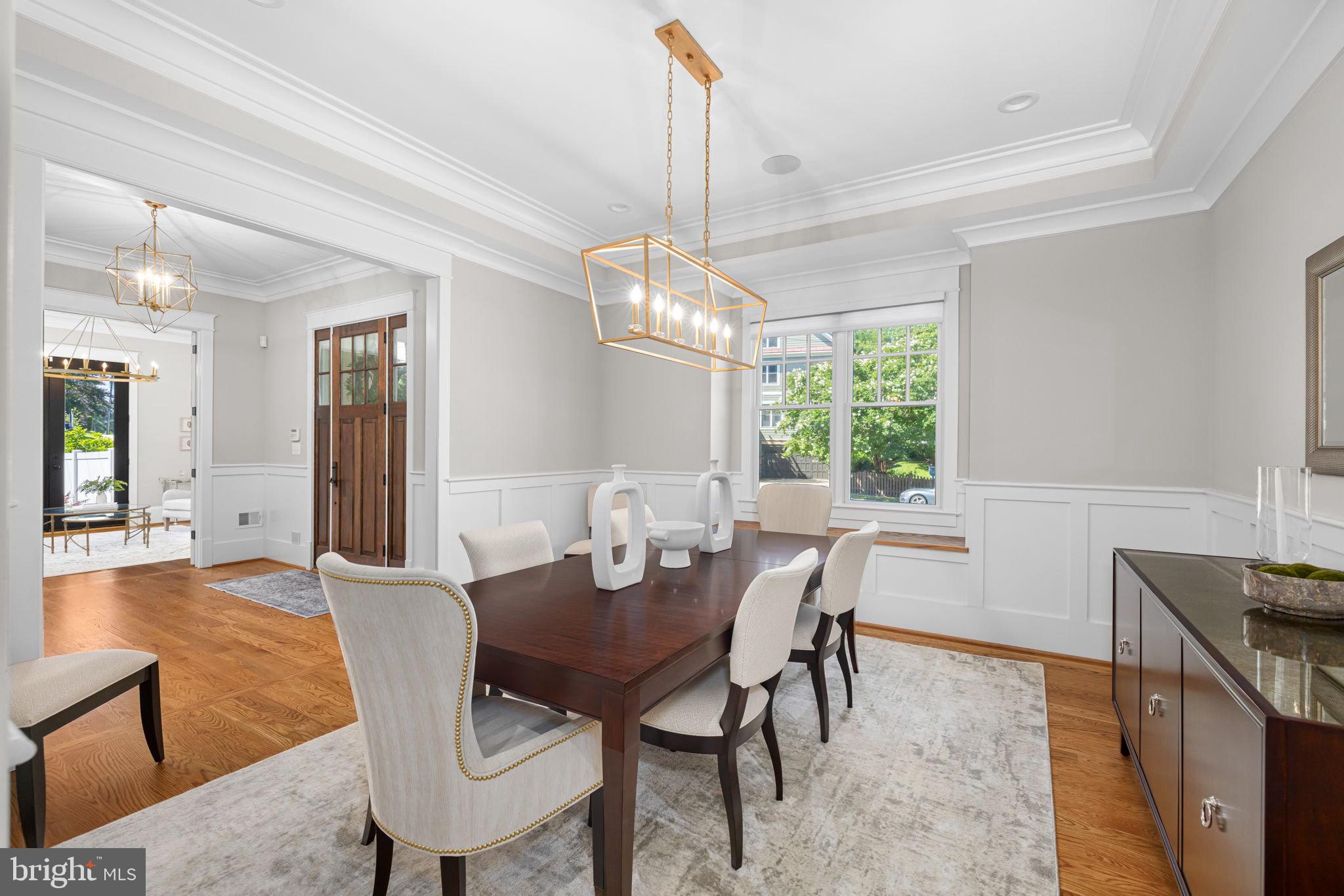 WILLIAMSBURG VILLAGE - Residential